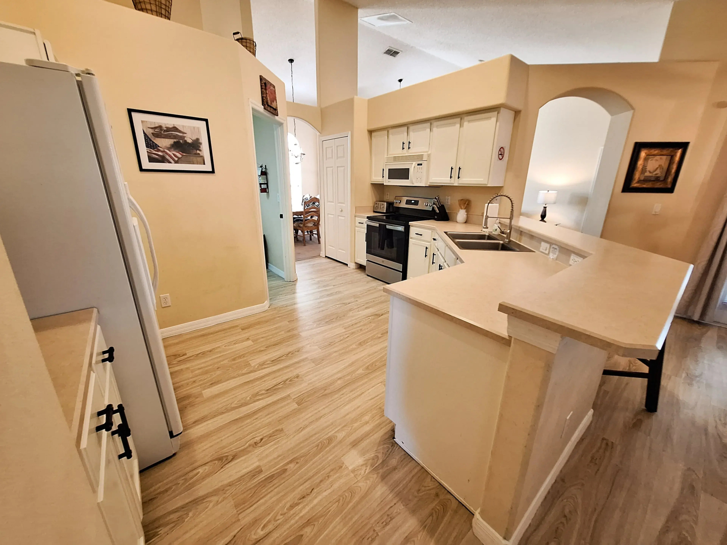 6/3 Pool home with spa and games room!, Clermont, US