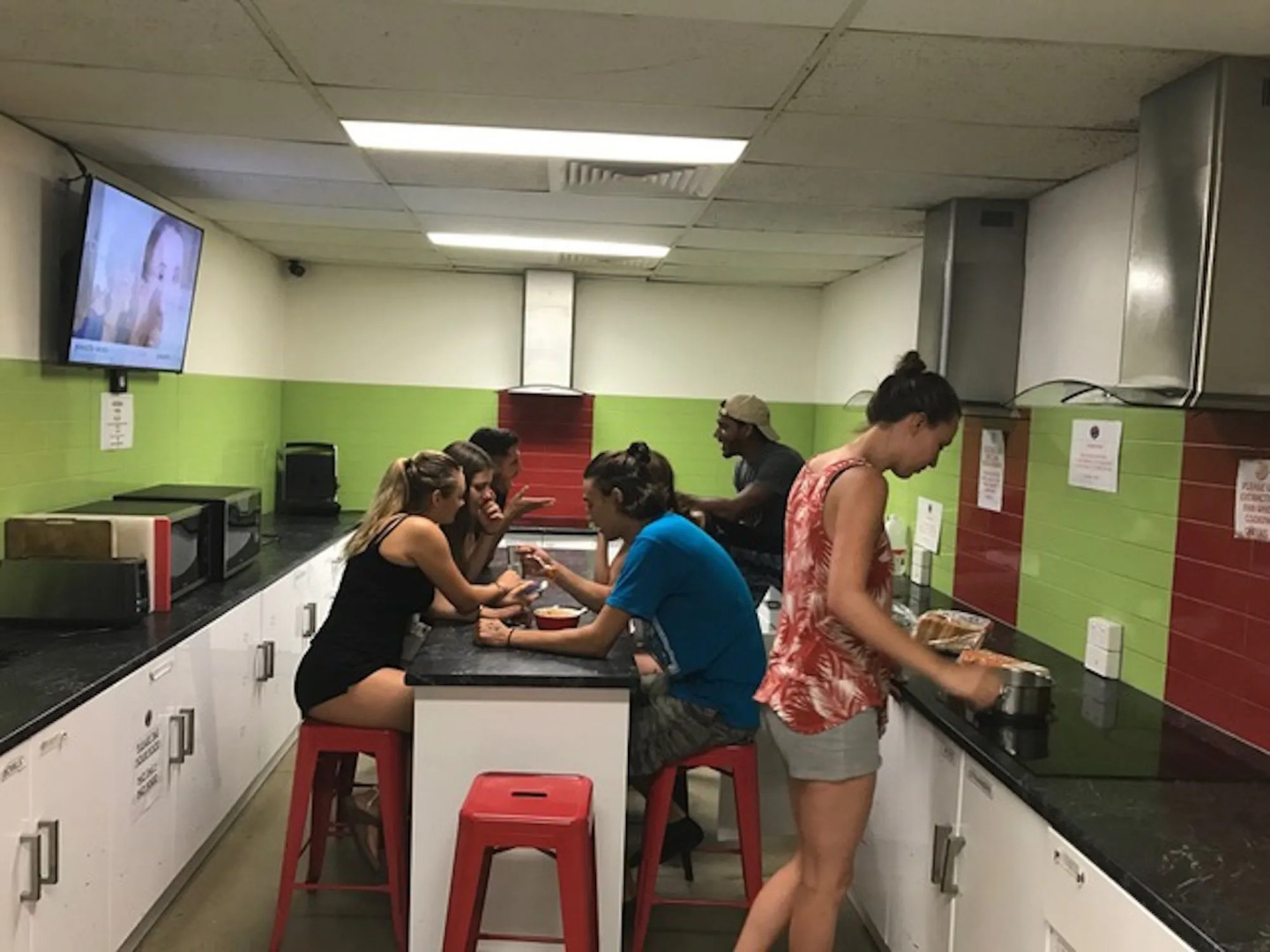 Down Under Hostels - Surfers Paradise