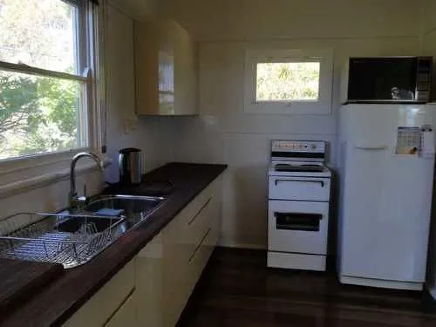 Government Road, 102