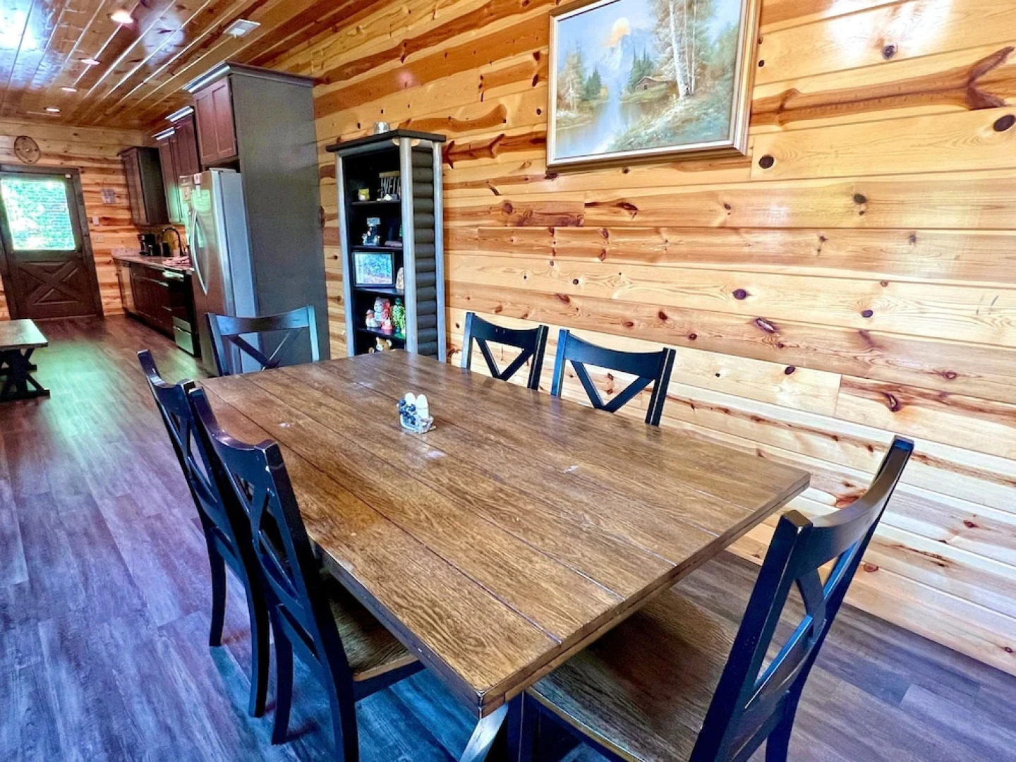 South Side Serenity 2 Bedroom Cabin by RedAwning