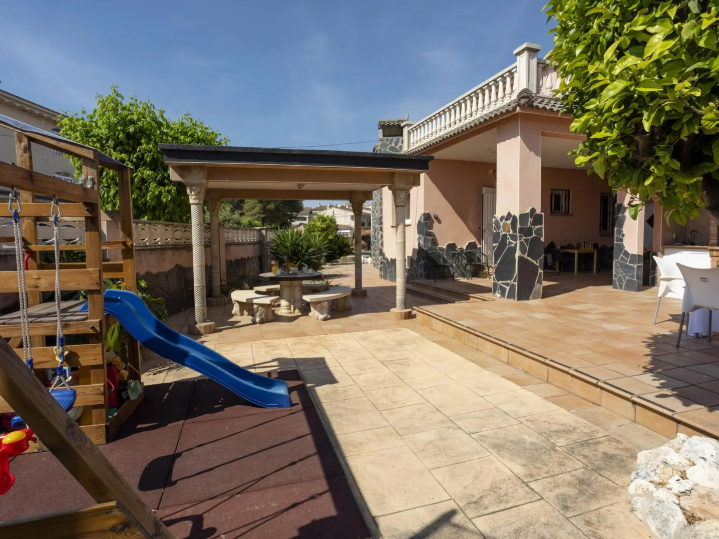 Premium Holiday Home in El Vendrell With Swimming Pool