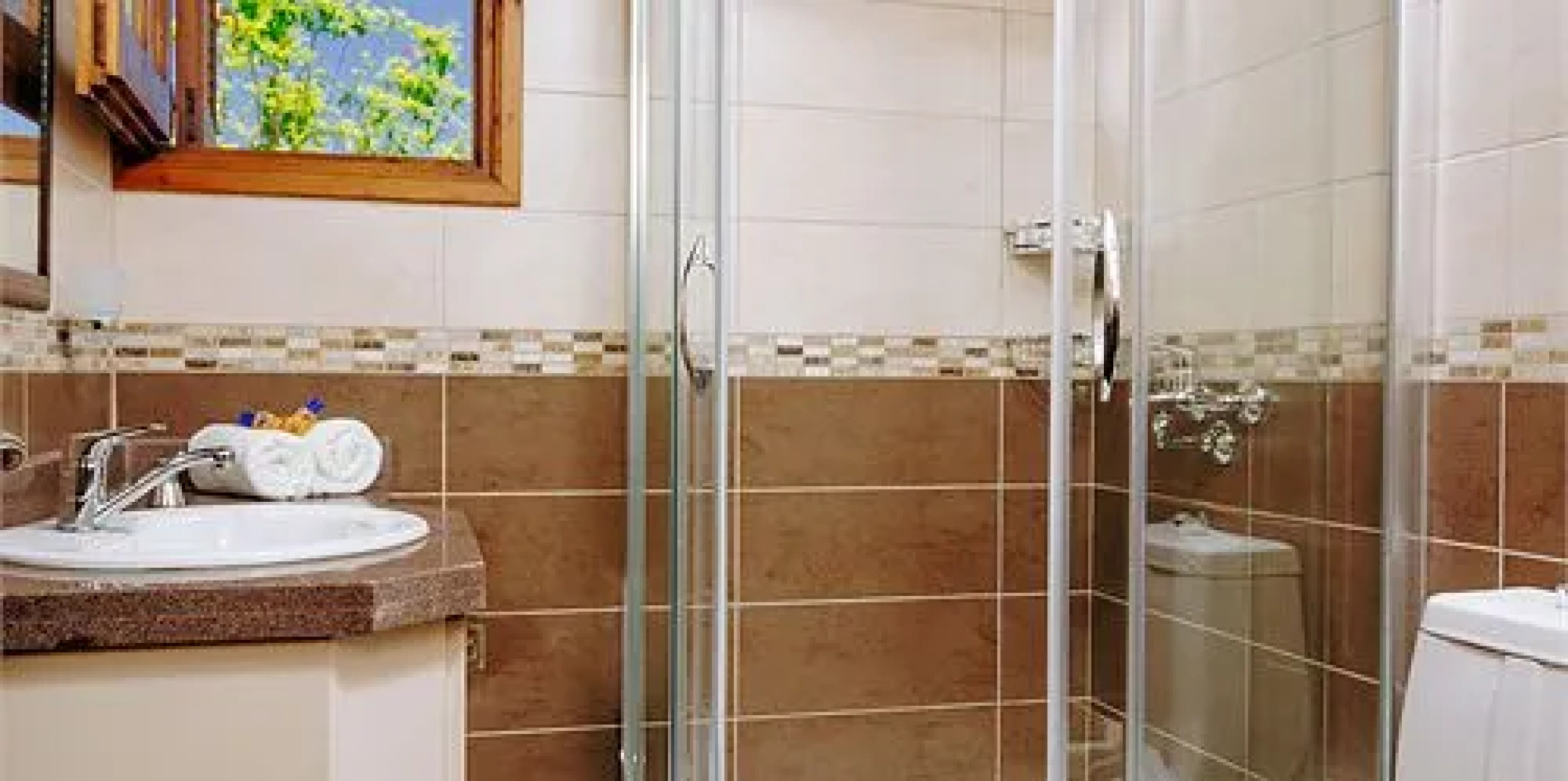 Almond Holiday Village