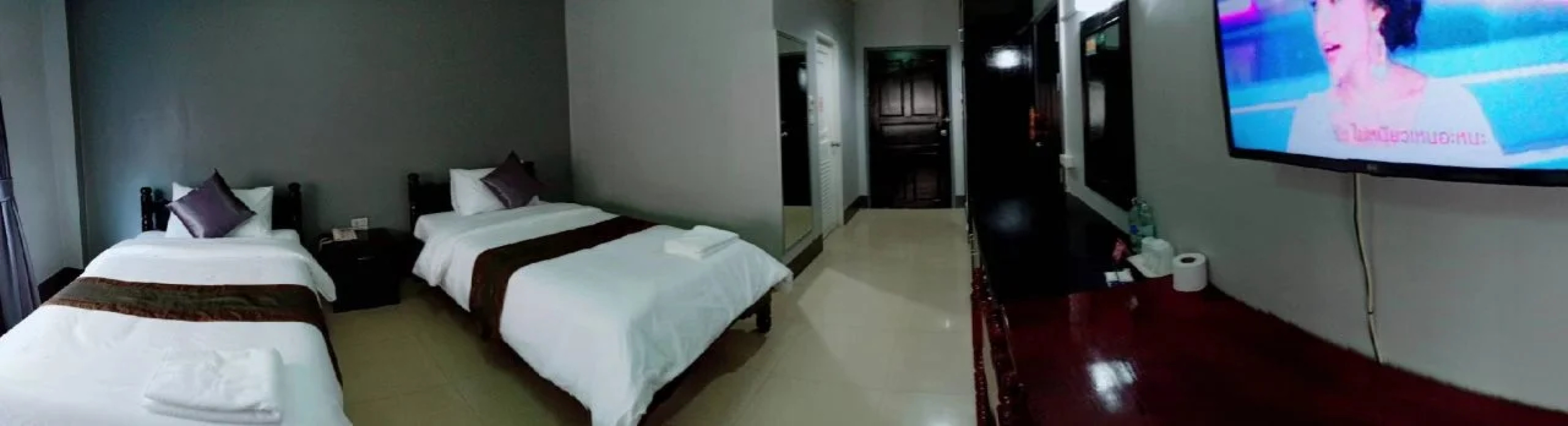 Submukdaphoomplace Hotel