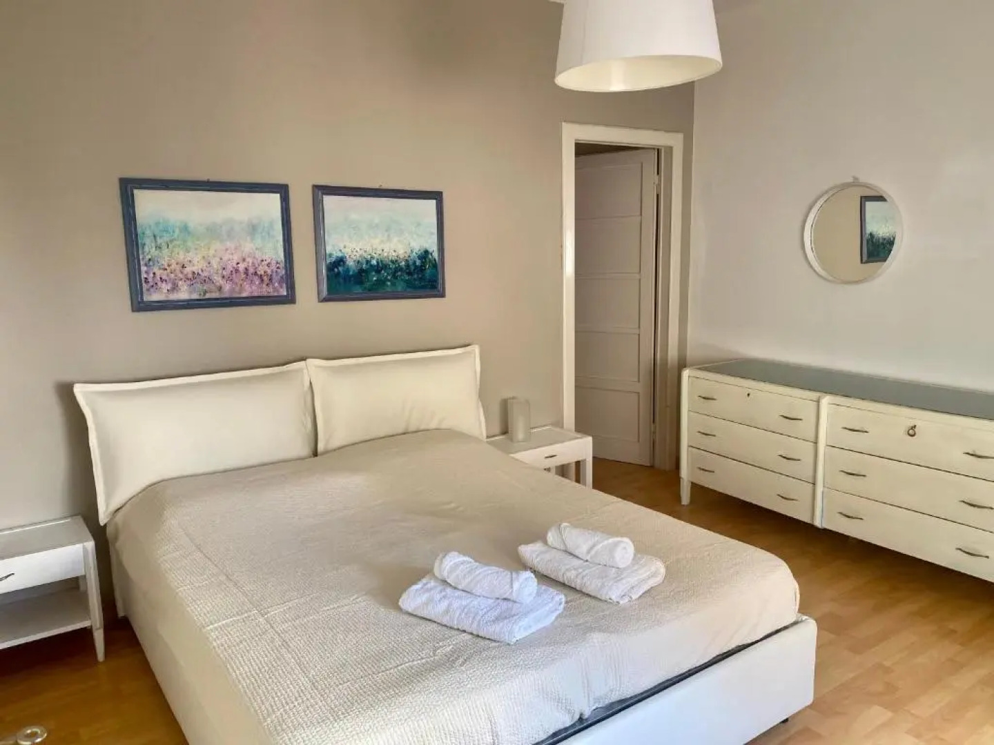 Alexa House front Lake