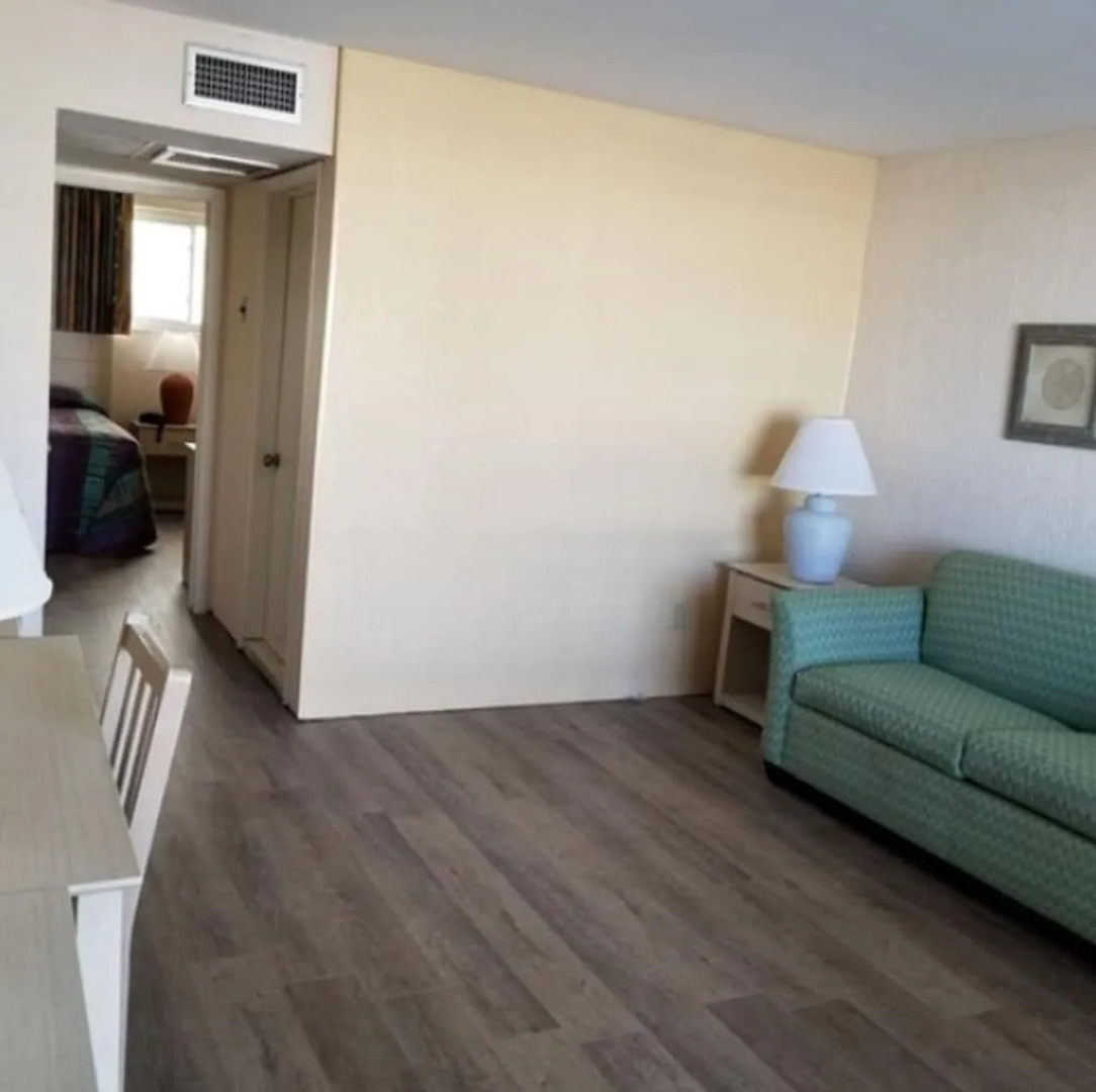 Royal Hawaiian Motel