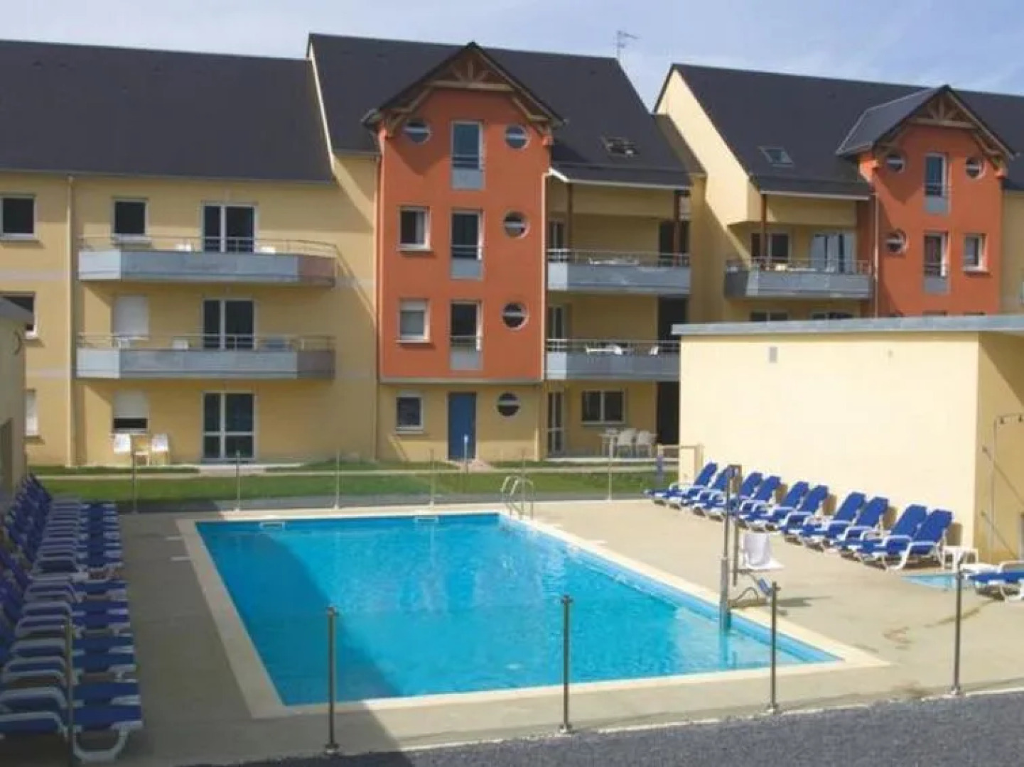 Les Isles de Sola Grancamp studio