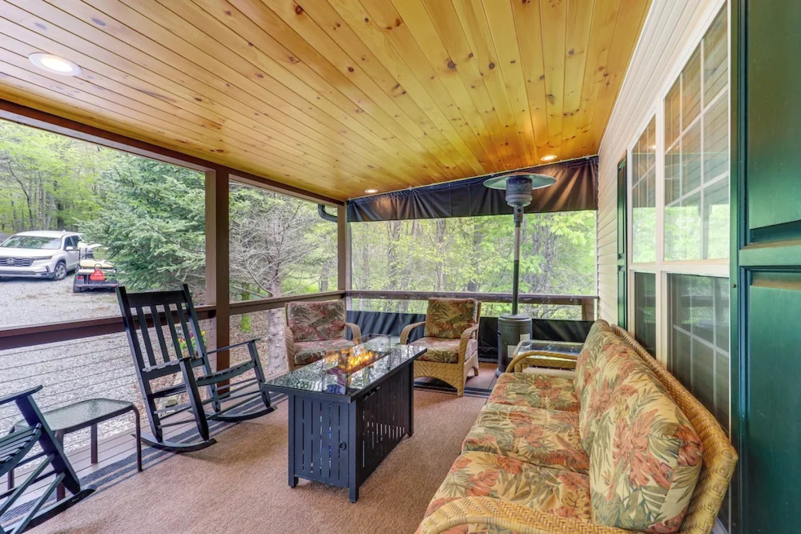 9 Mi to Sugar Mountain: Newland Cabin w/ Fire Pit!