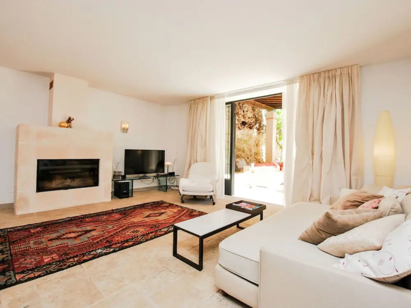 Luxurious Mansion in Montuïri With Sauna