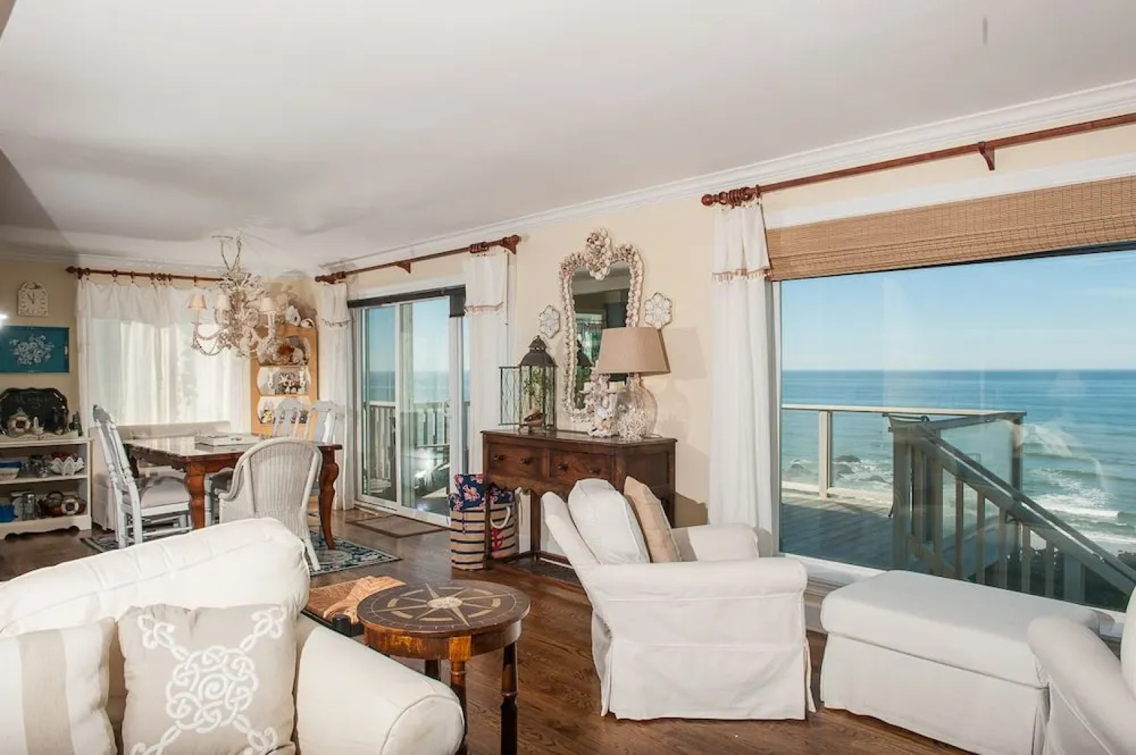 Sea Cliff 3 Br cottage by RedAwning