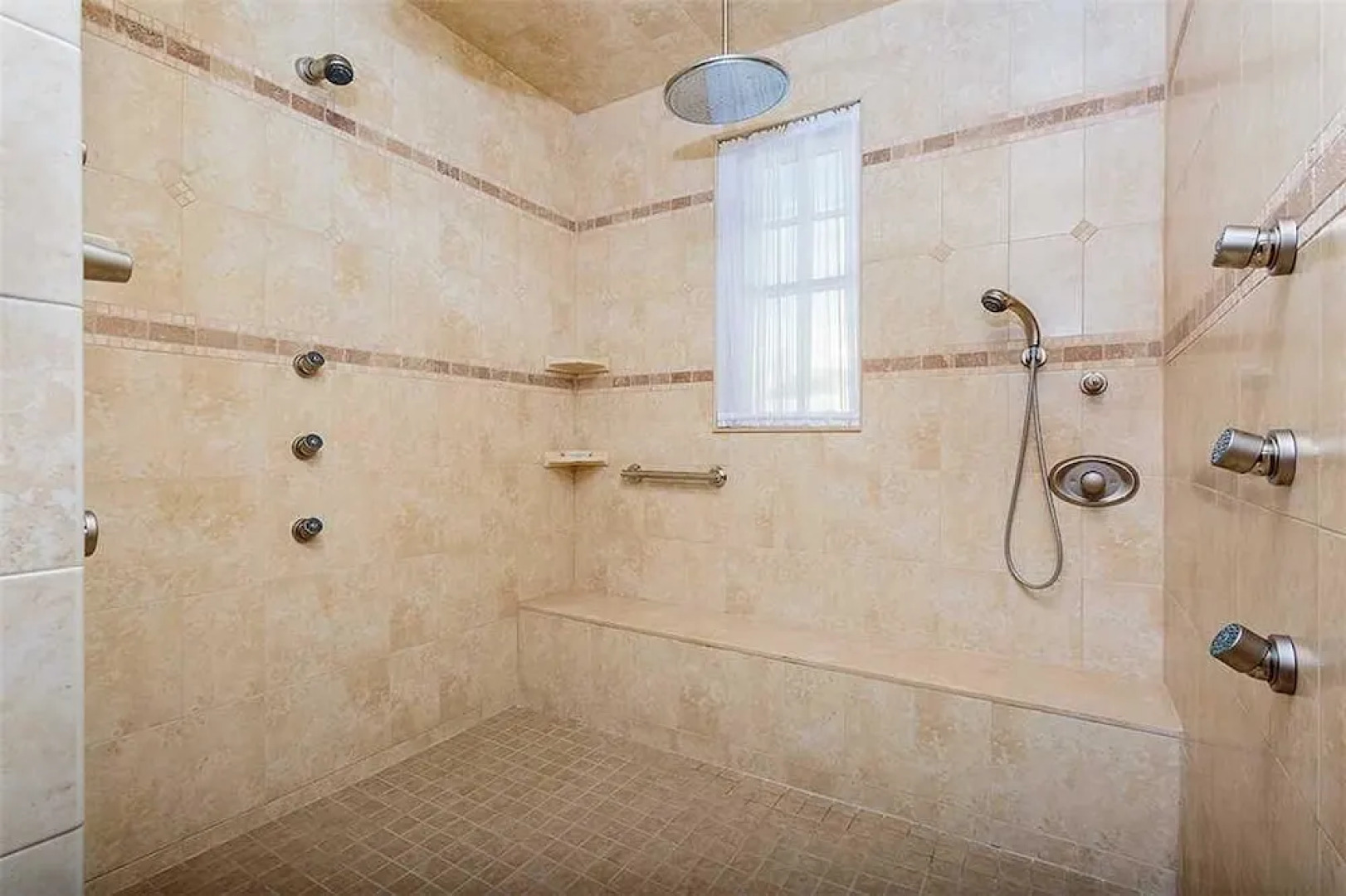 Windsor by the Sea - Five Bedroom Home