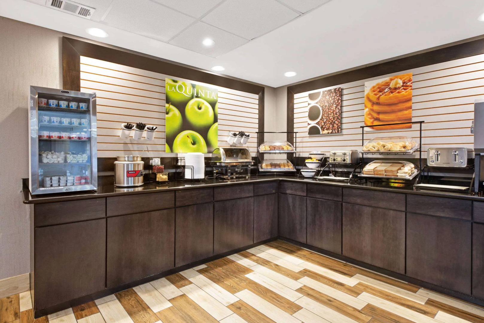 La Quinta Inn & Suites by Wyndham DC Metro Capital Beltway