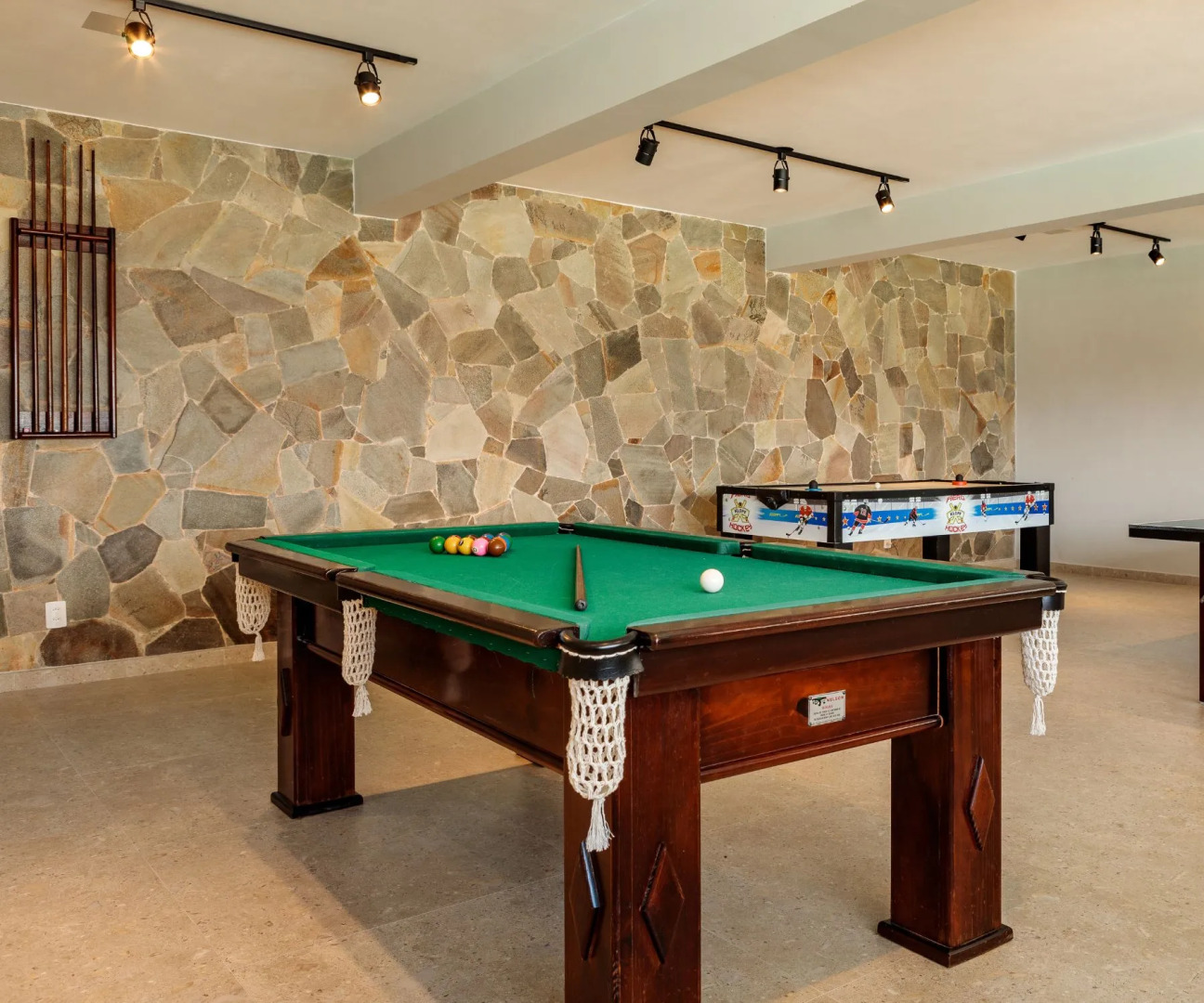 Monthez Hotel & Eventos