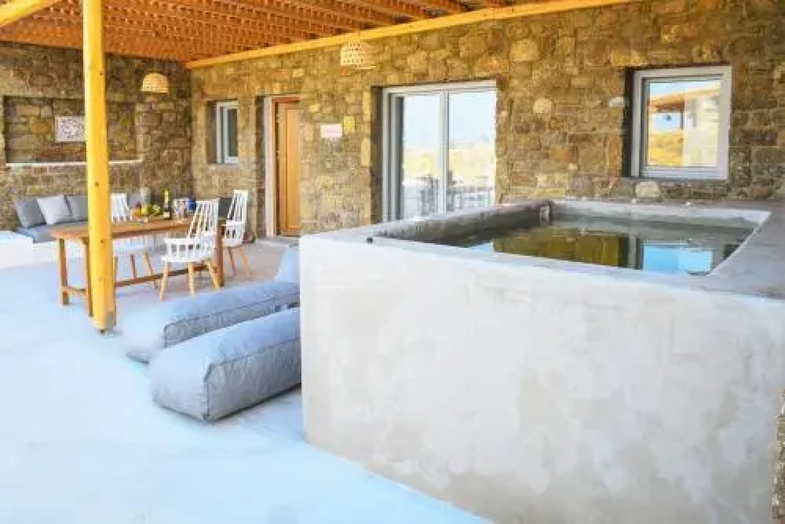 THA-LIA Myconian Suites and Studios