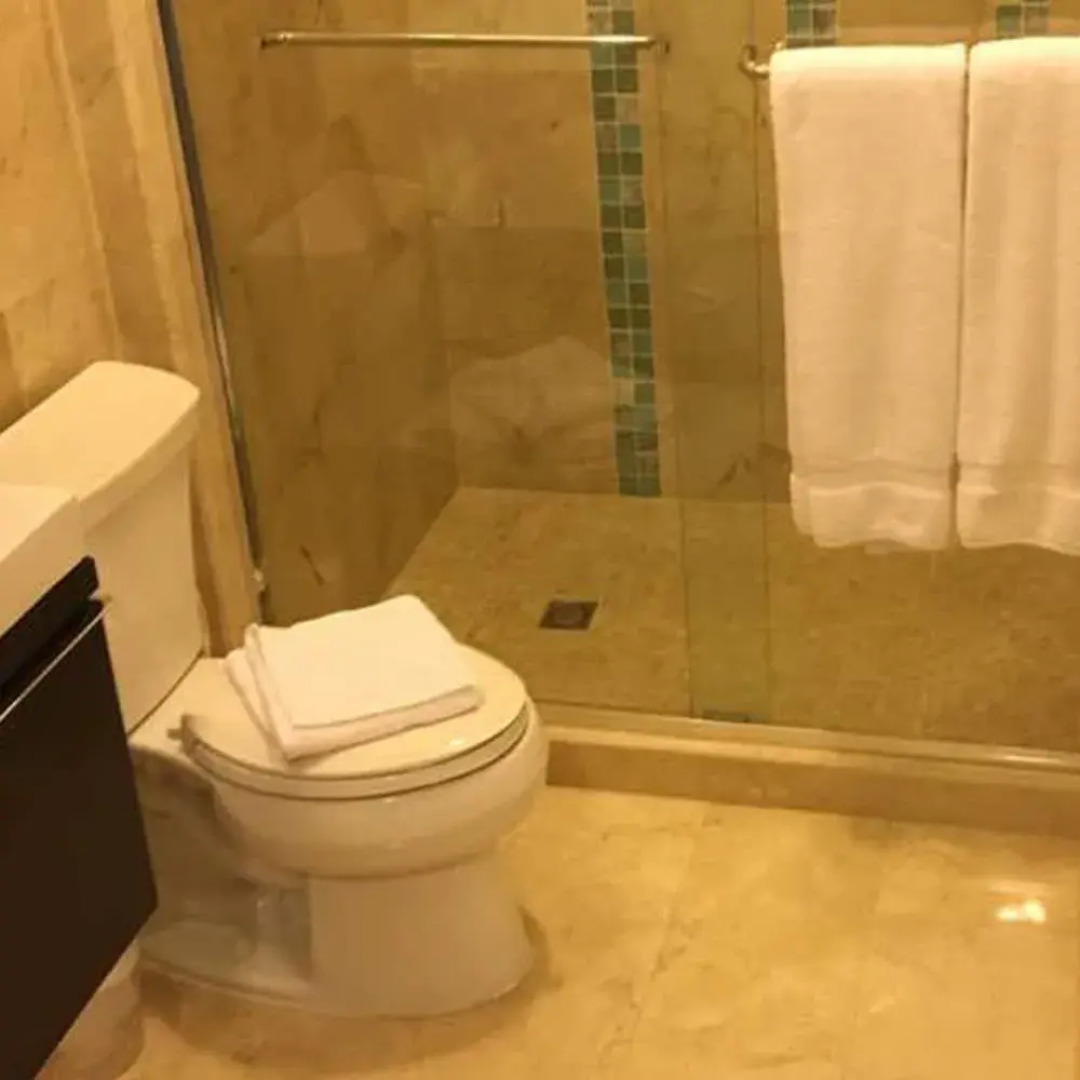 Gold Coast Luxurious and Stylish Condo