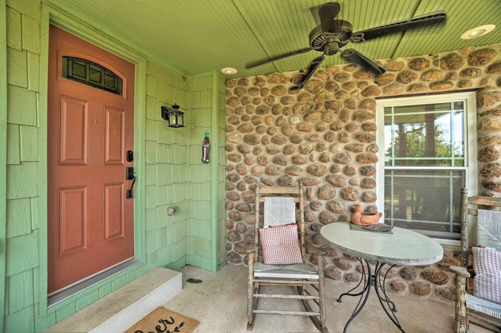 Charming Hilltop Cottage in Medicine Park!