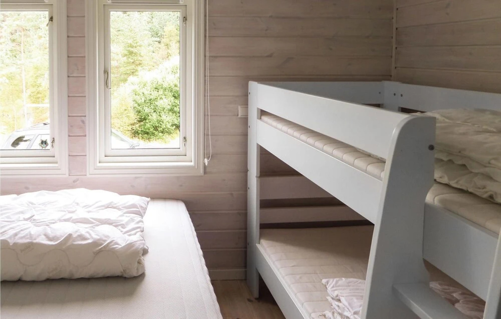 Nice Home in Hebnes With 4 Bedrooms and Wifi