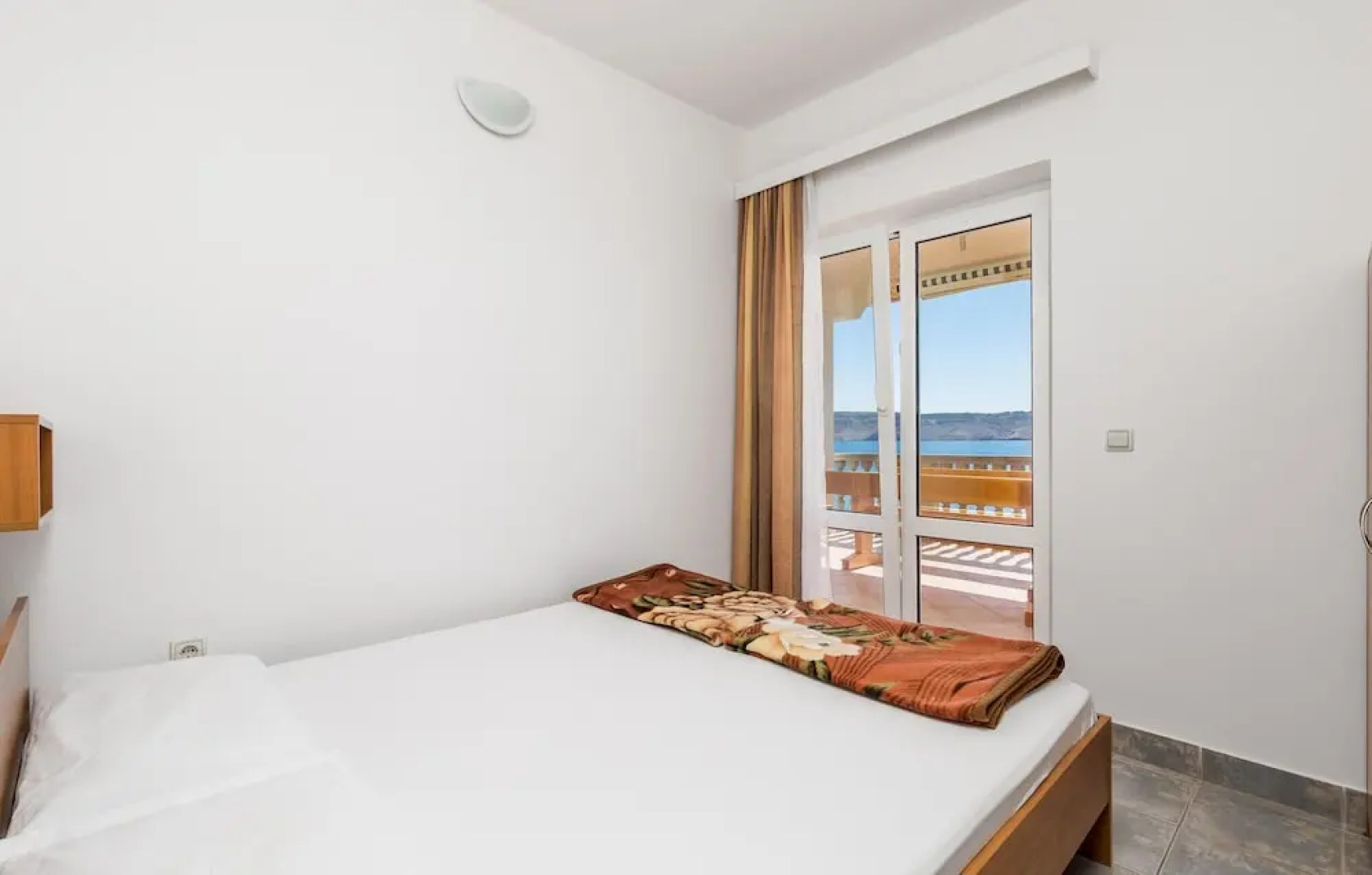 Beautiful Apartment in Prizna With Wifi and 3 Bedrooms