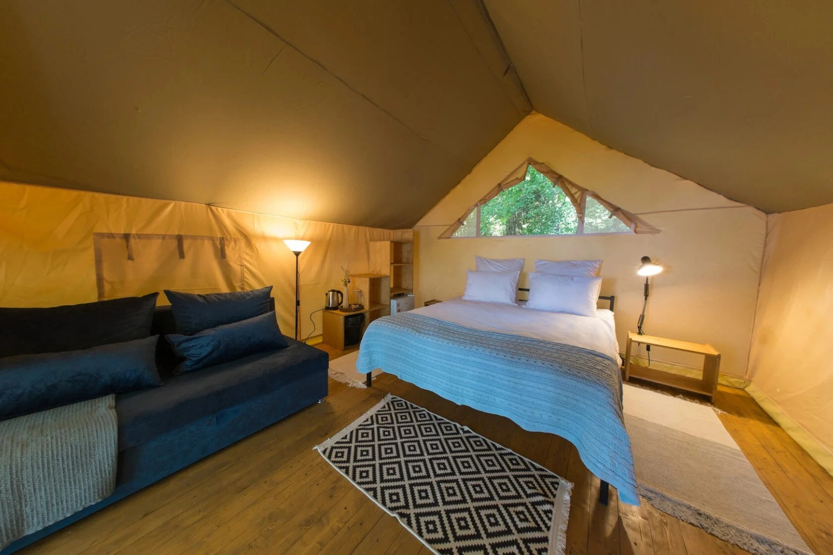 River Glamp (Ривер Глэмп)