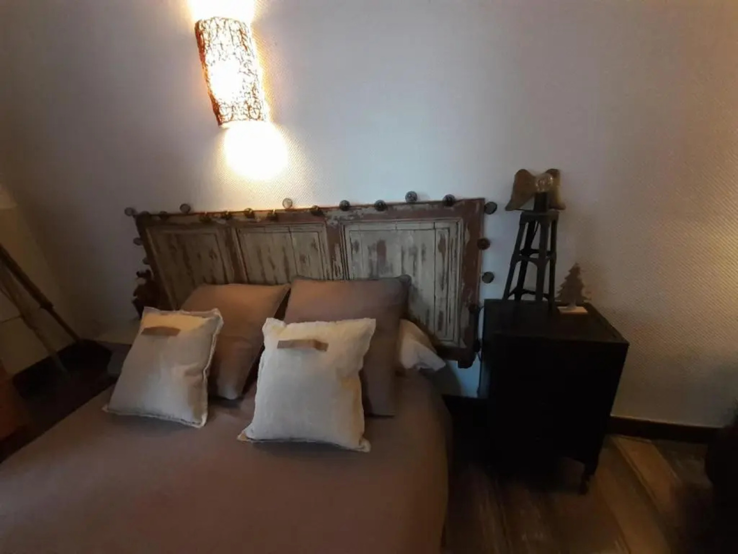 Maison atypique dans cité médiévale