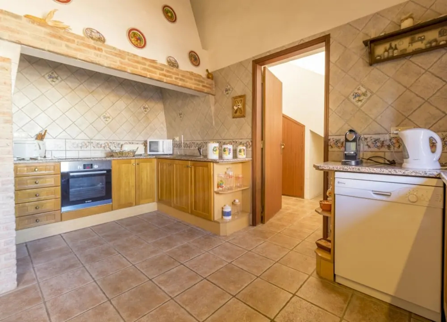 Villa - 6 Bedrooms with Pool and WiFi - 103920