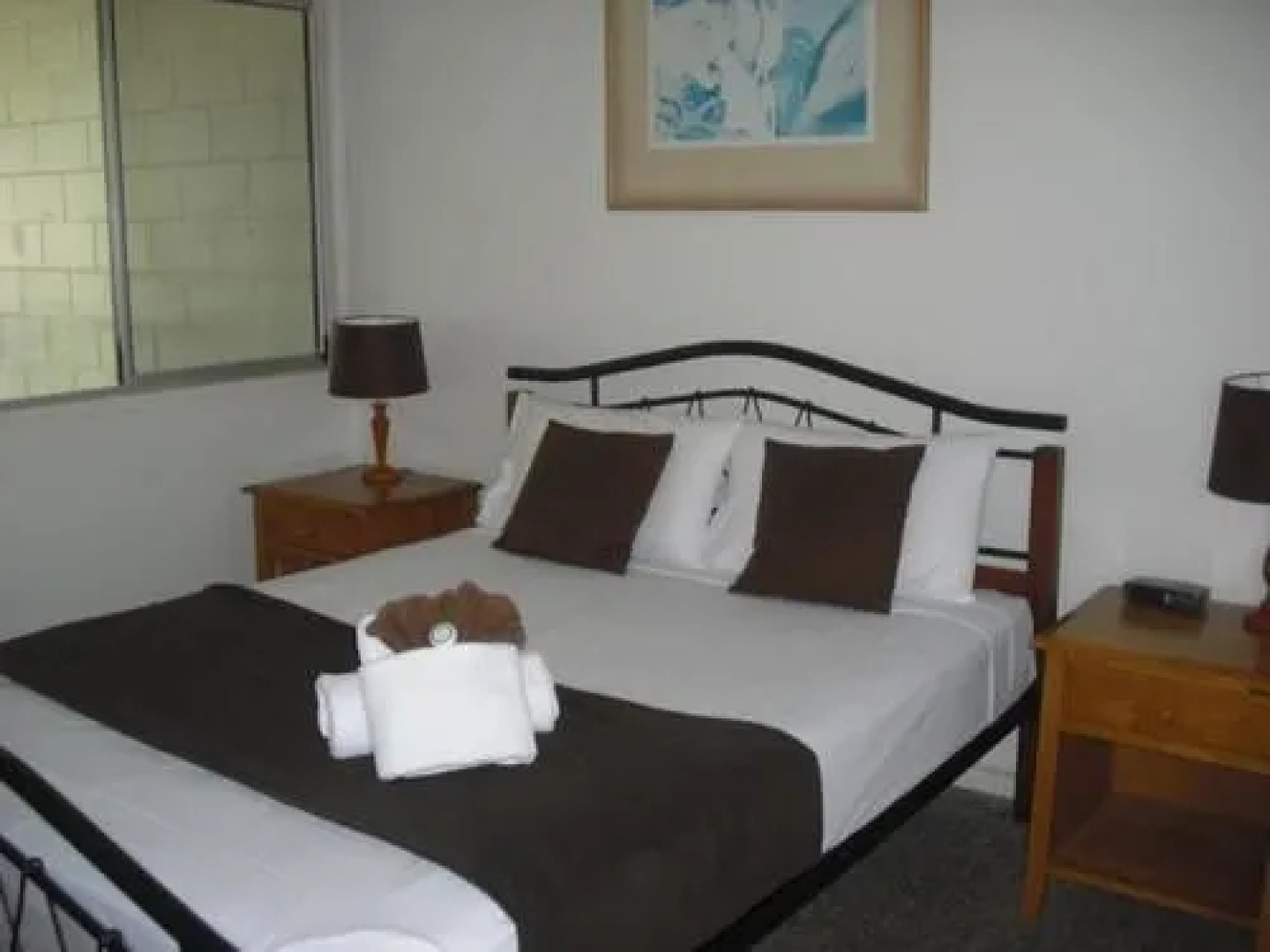 Airlie Seaview Apartments