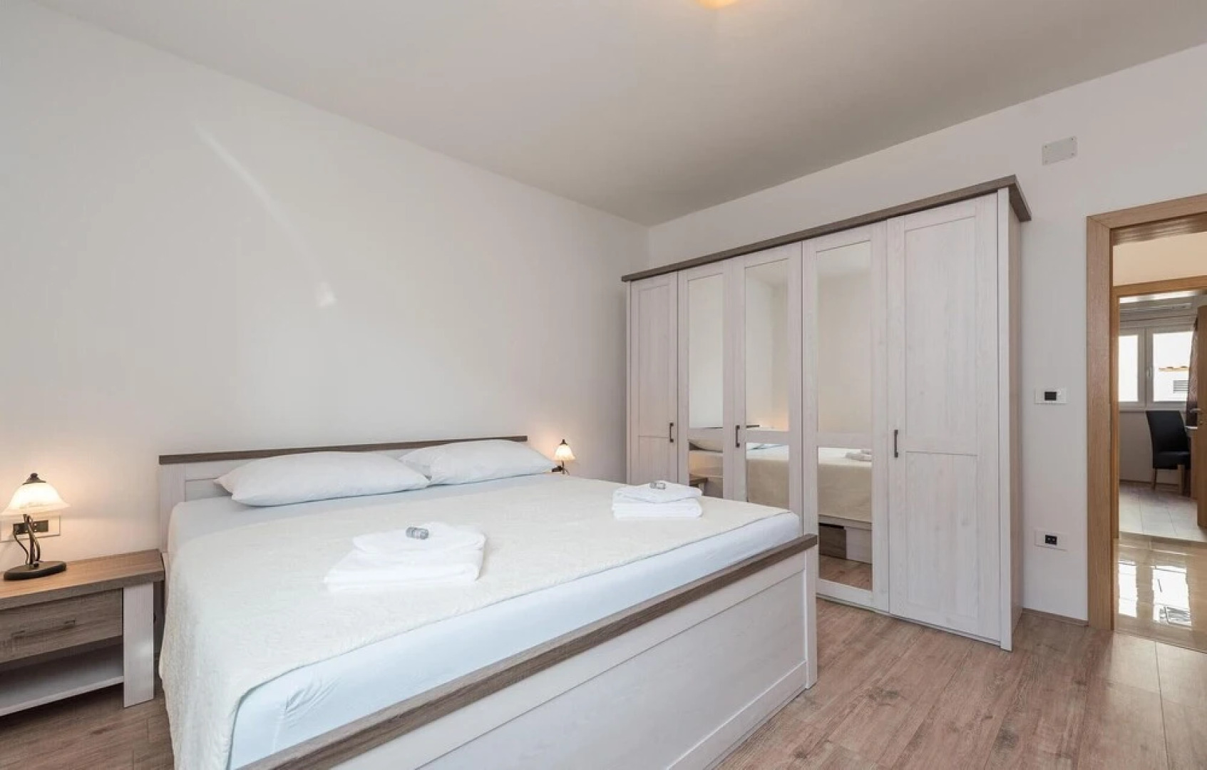 Amazing Home in Vrsi With 3 Bedrooms and Wifi