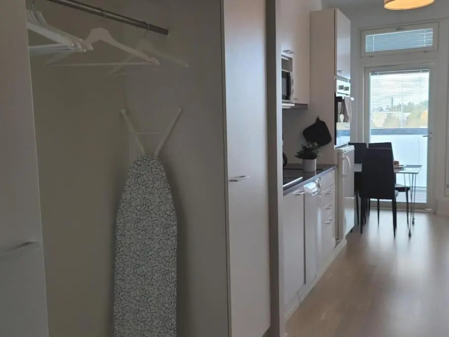 Bright studio apartment on the 6th floor