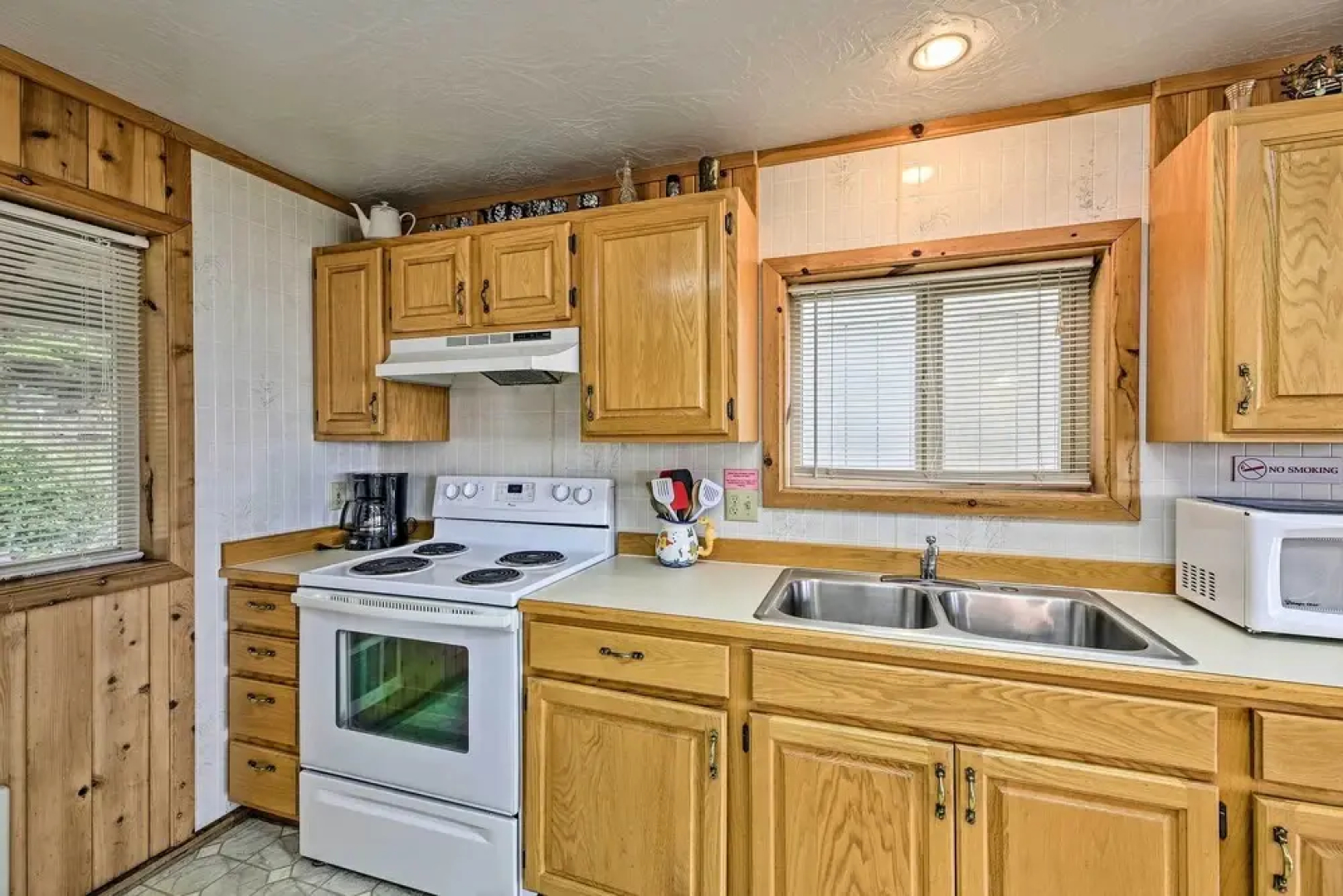 Sanderling Sea Cottages, Unit 3 w/ Private Balcony