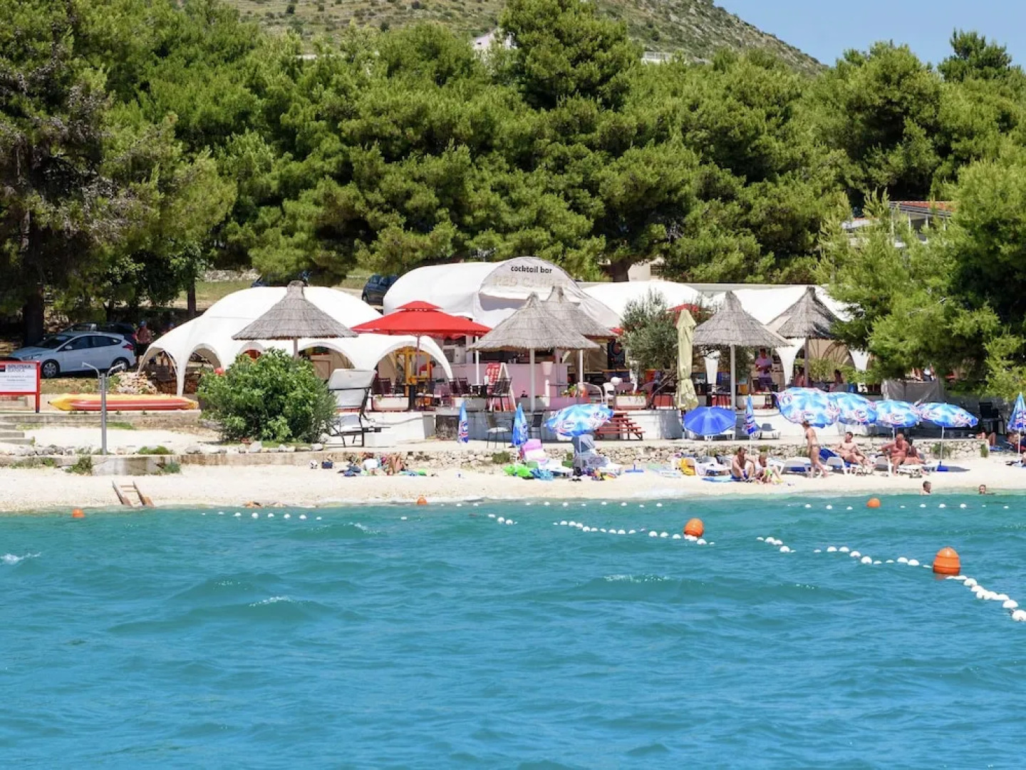 Tidy Apartment With Wifi, 4 km From City of Trogir