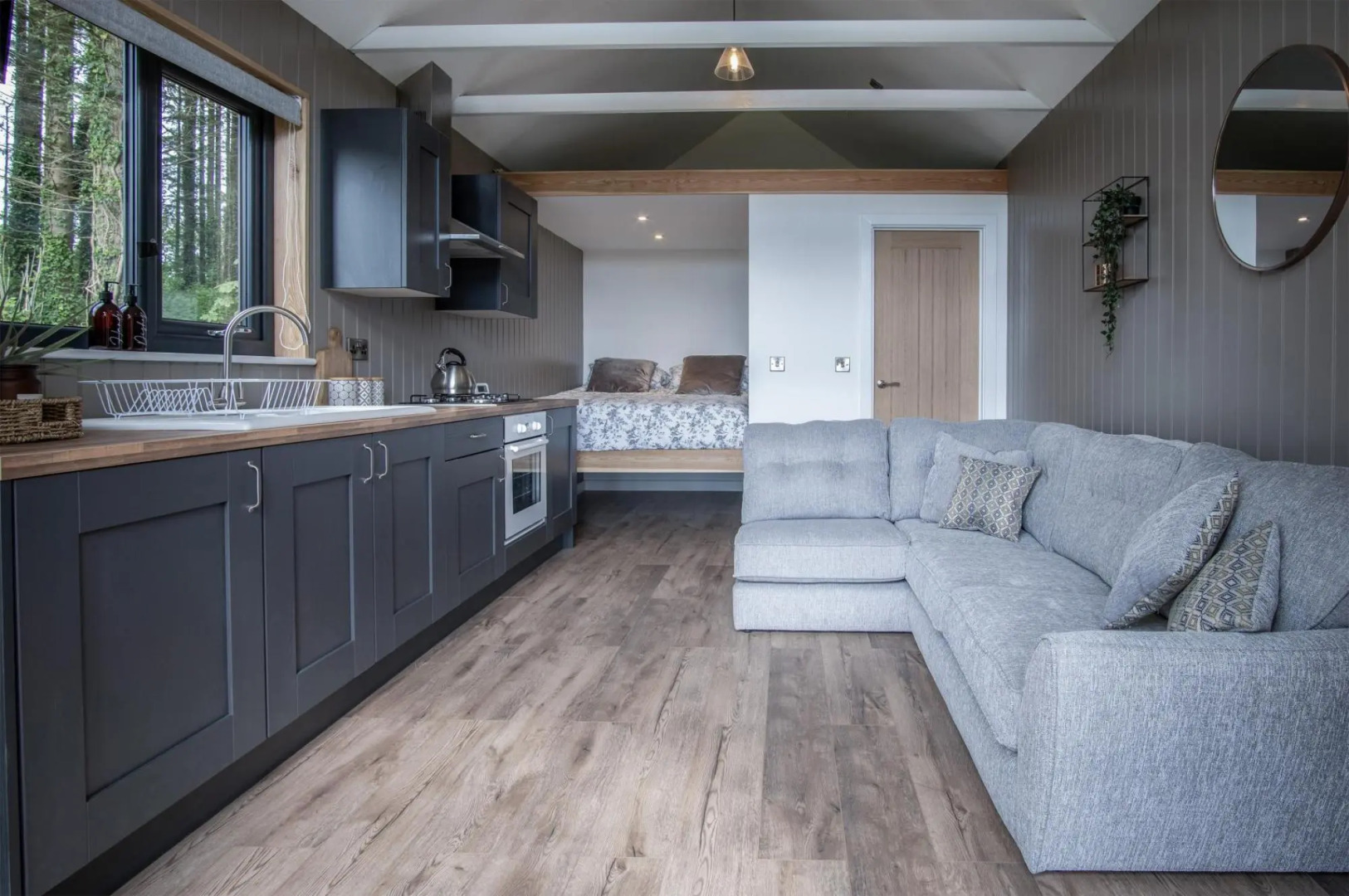 Cabin In The Woods - 1 Bed - Kilgetty