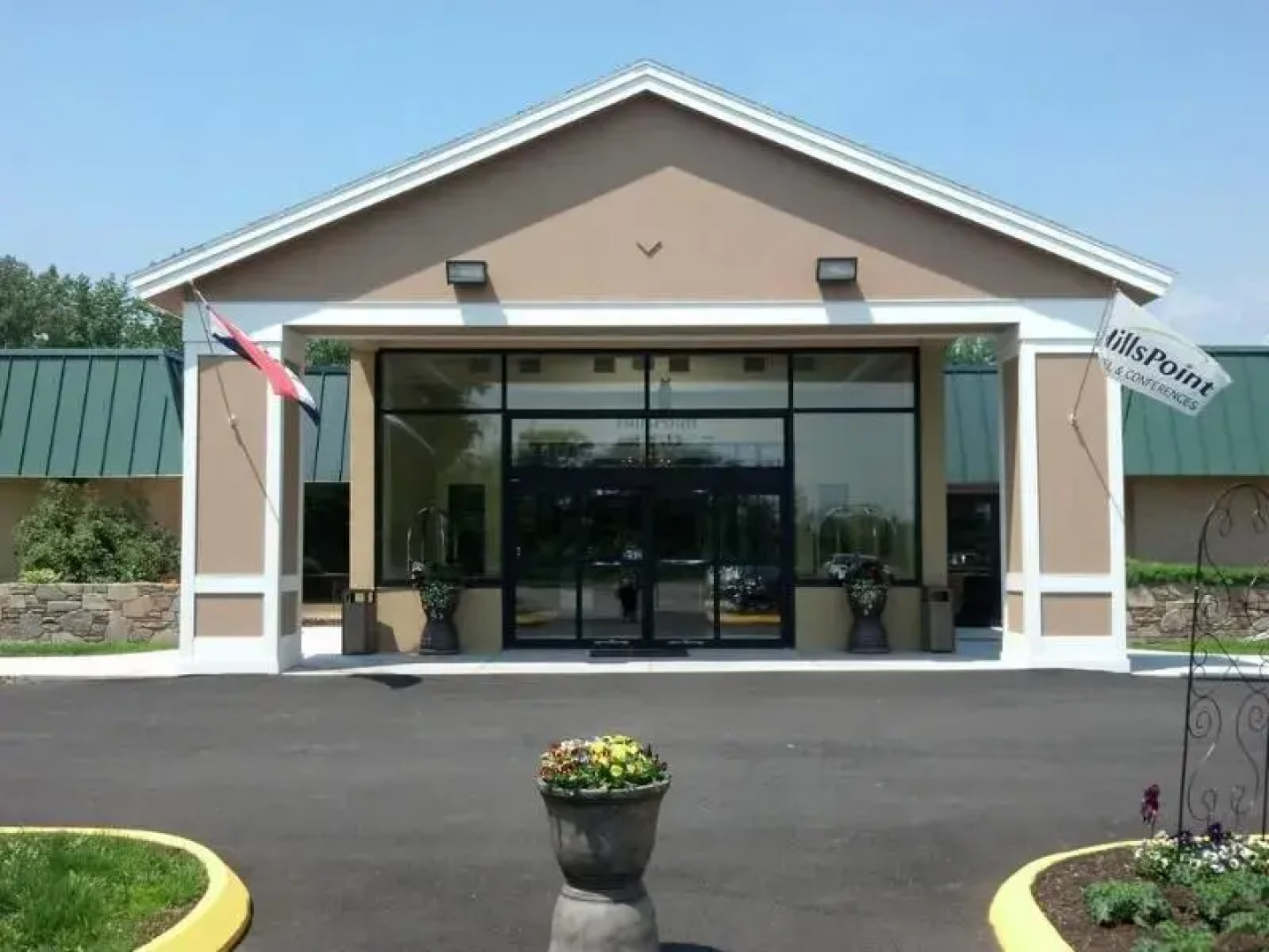 Ramada by Wyndham Windsor Locks