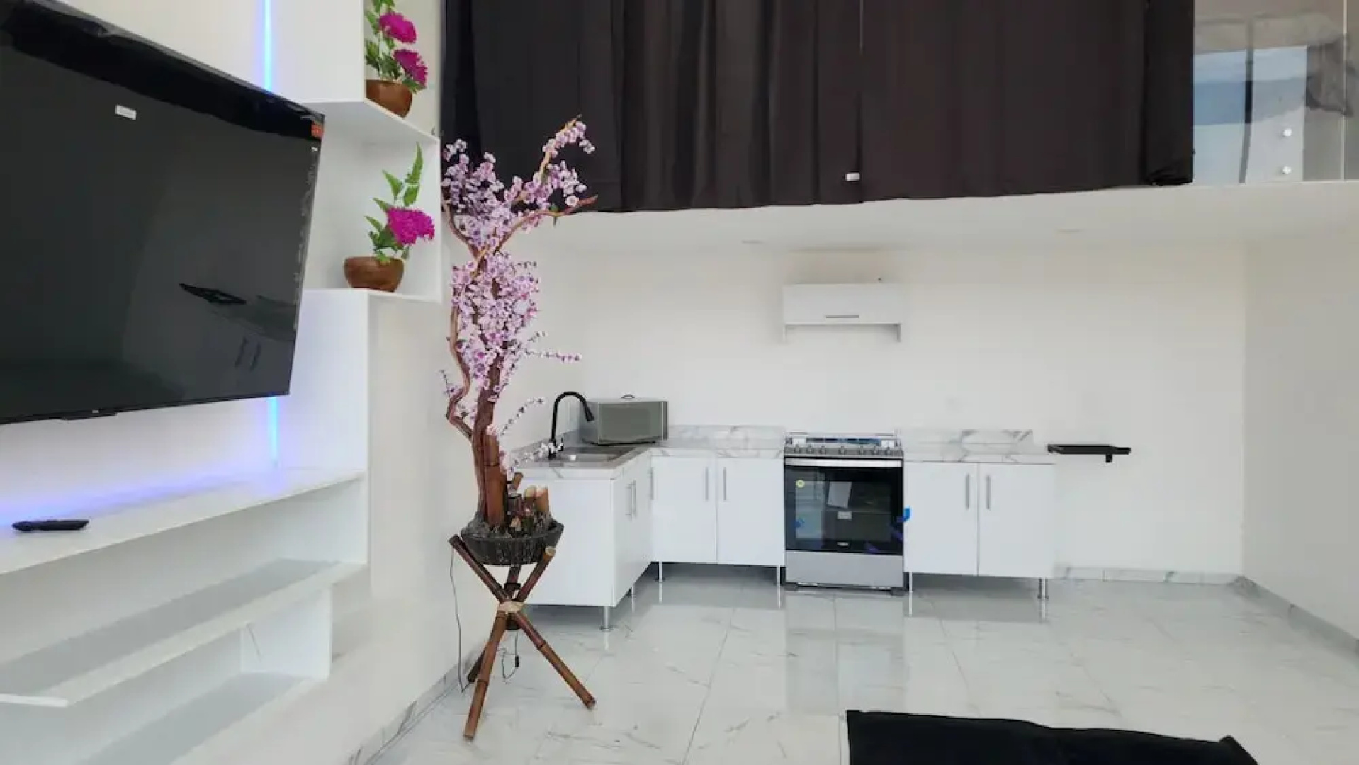 Hotel Oasis Inn