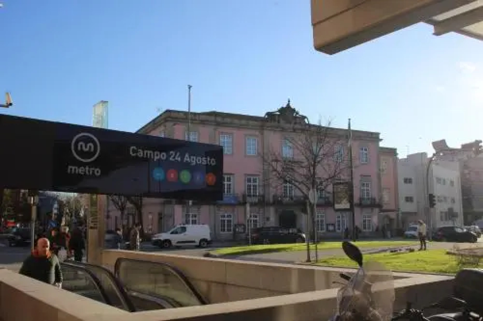 Practical and Comfortable Apartment with Garden