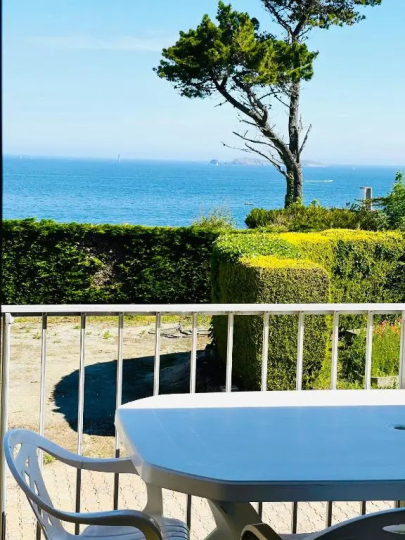 Villa Simone vue mer 2min à pied de la plage