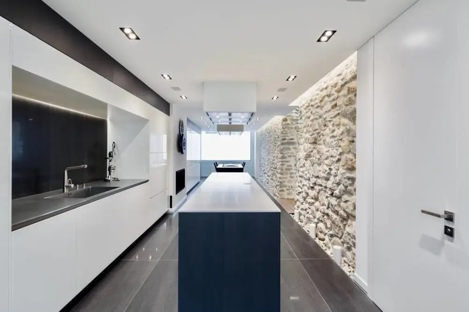 6BD Famous Luxury Design Awarded Villa