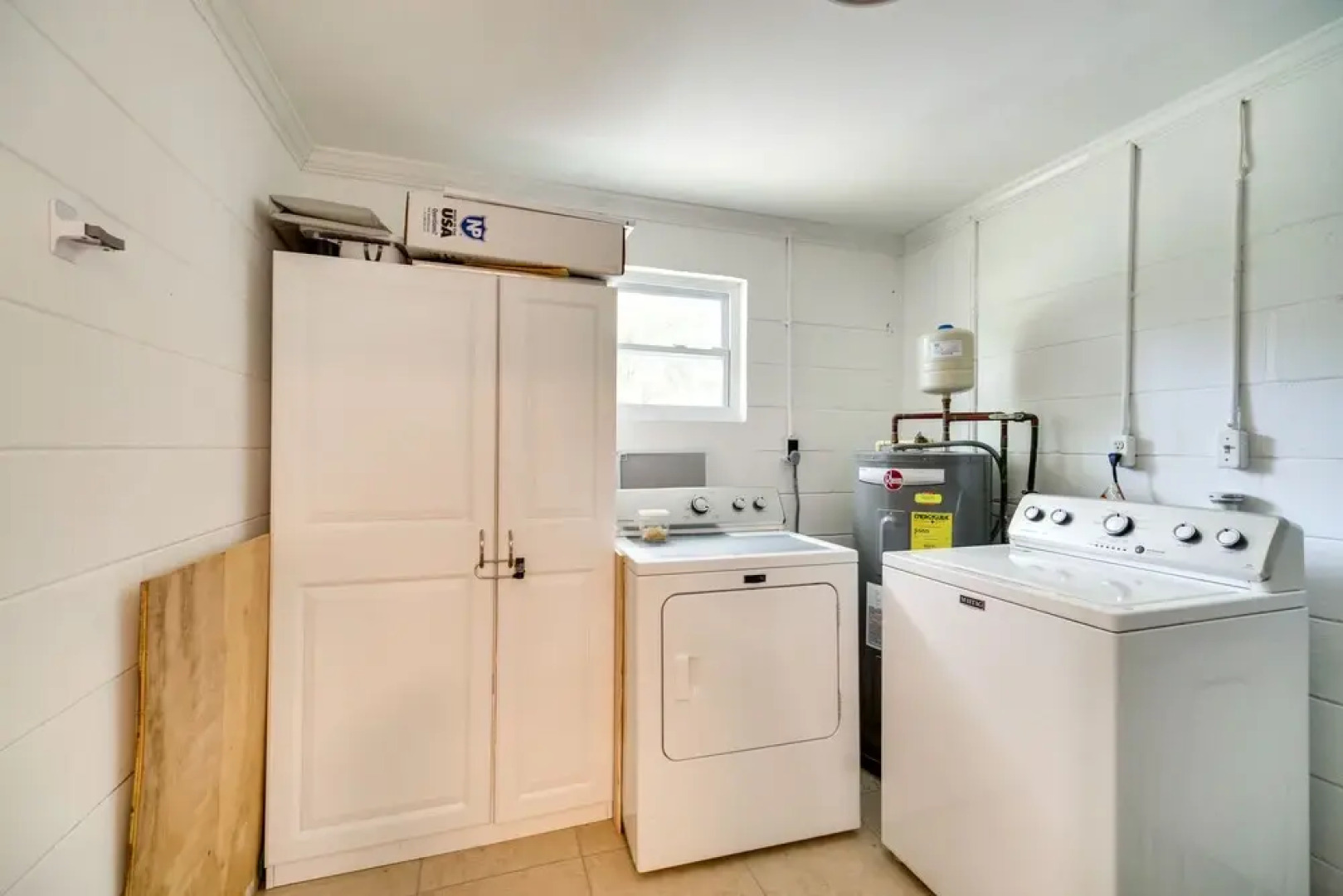 Chic Melbourne Cottage w/ Fire Pit, 4 Mi to Beach!