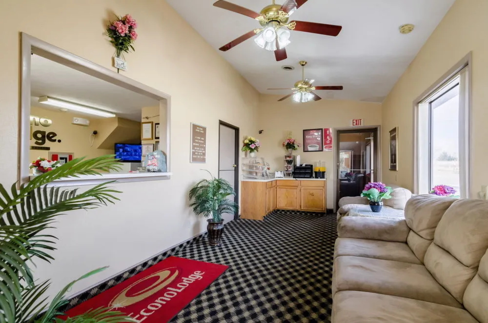 Econo Lodge Junction City I-70 Near Fort Riley