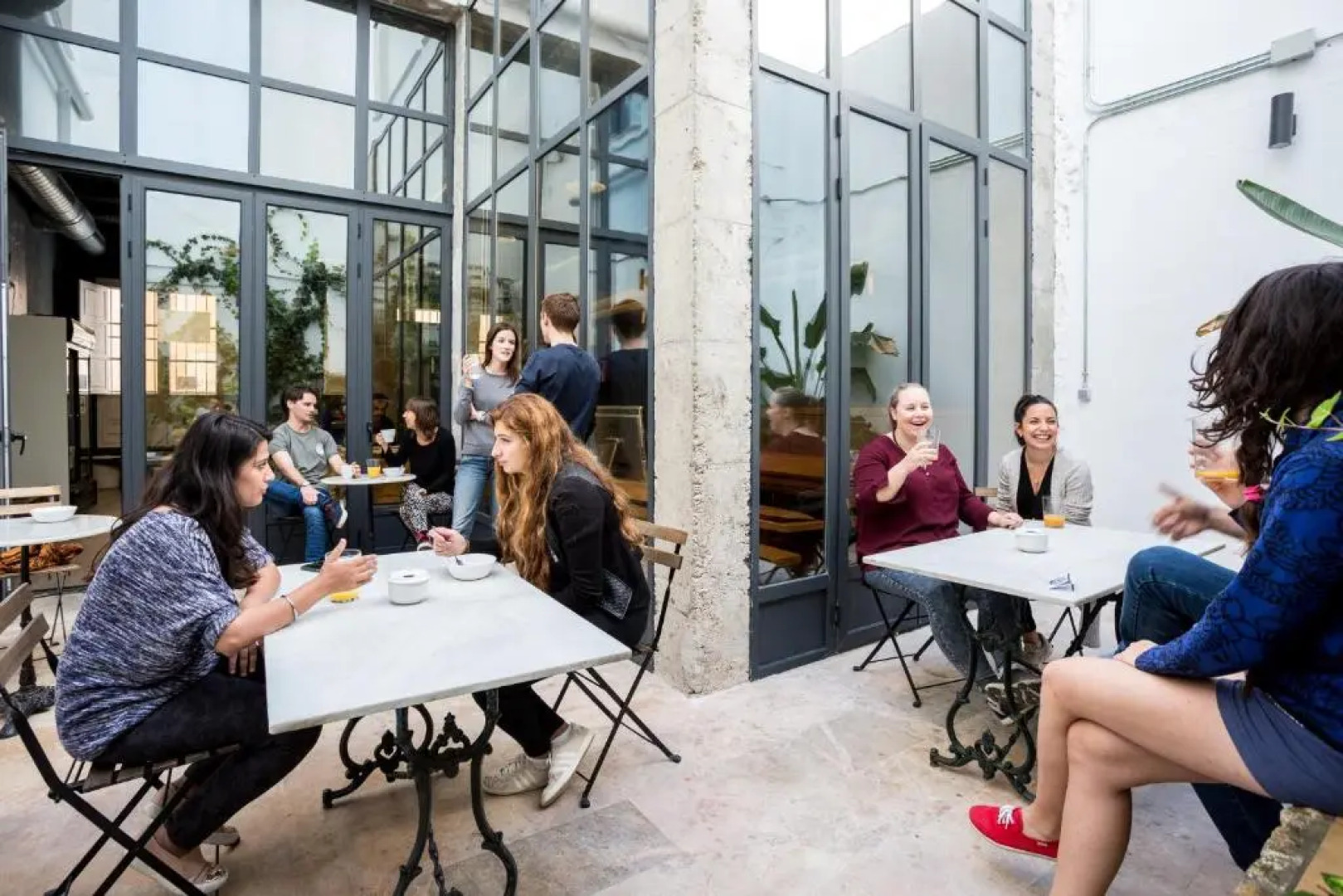 Black Swan Hostel Sevilla