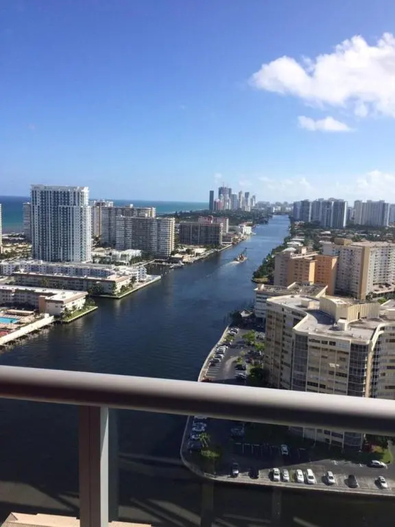 Stunning 2 Bedroom Bay Front Apt w/ Breathless View 1909
