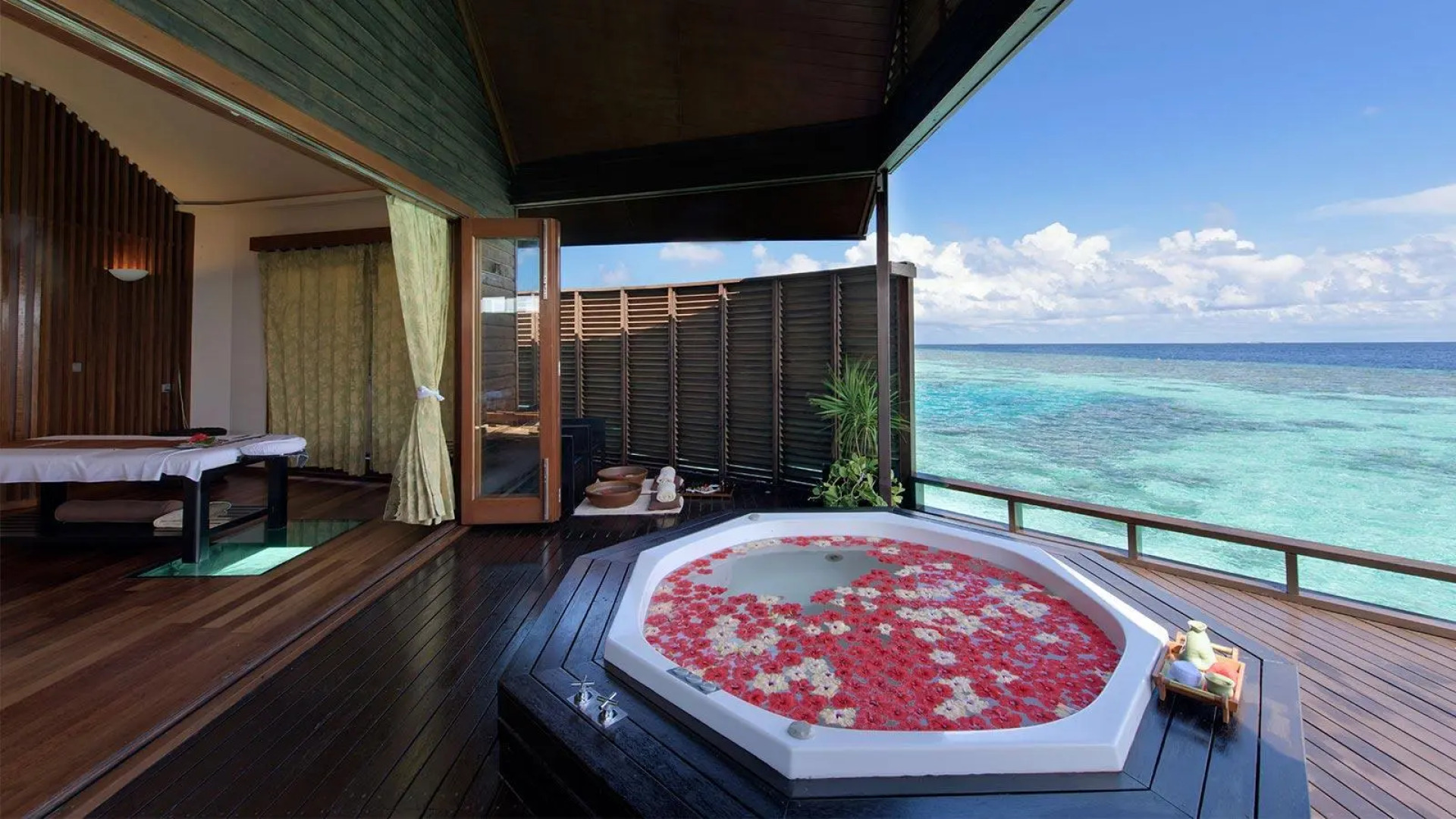 Lily Beach Resort & Spa 