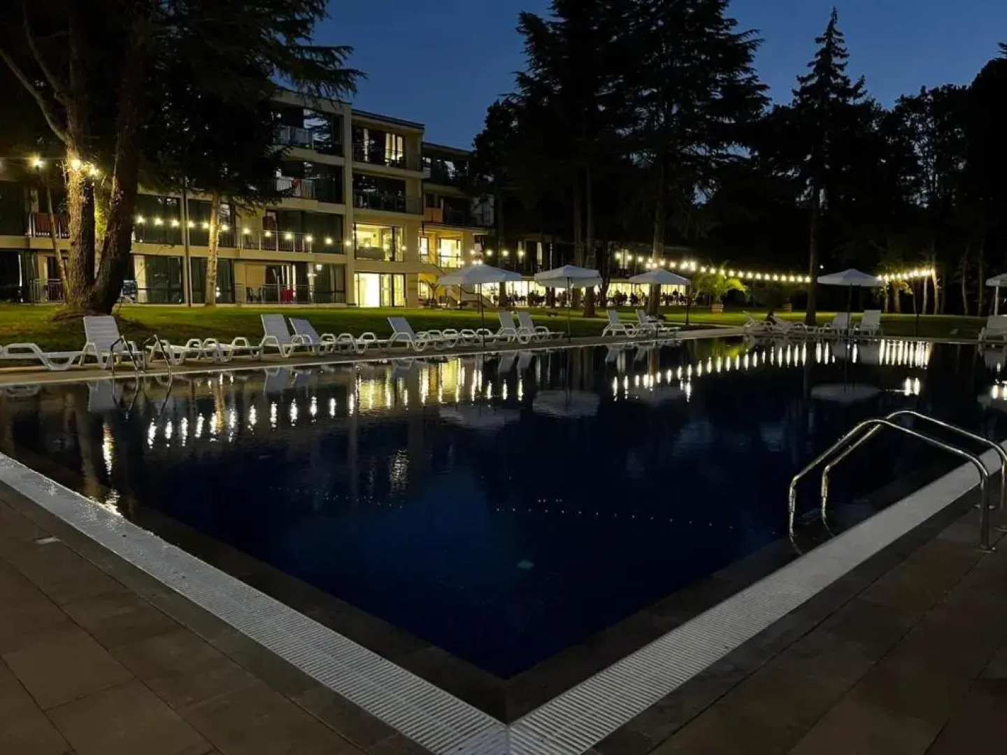 Queen Nelly Hotel Park