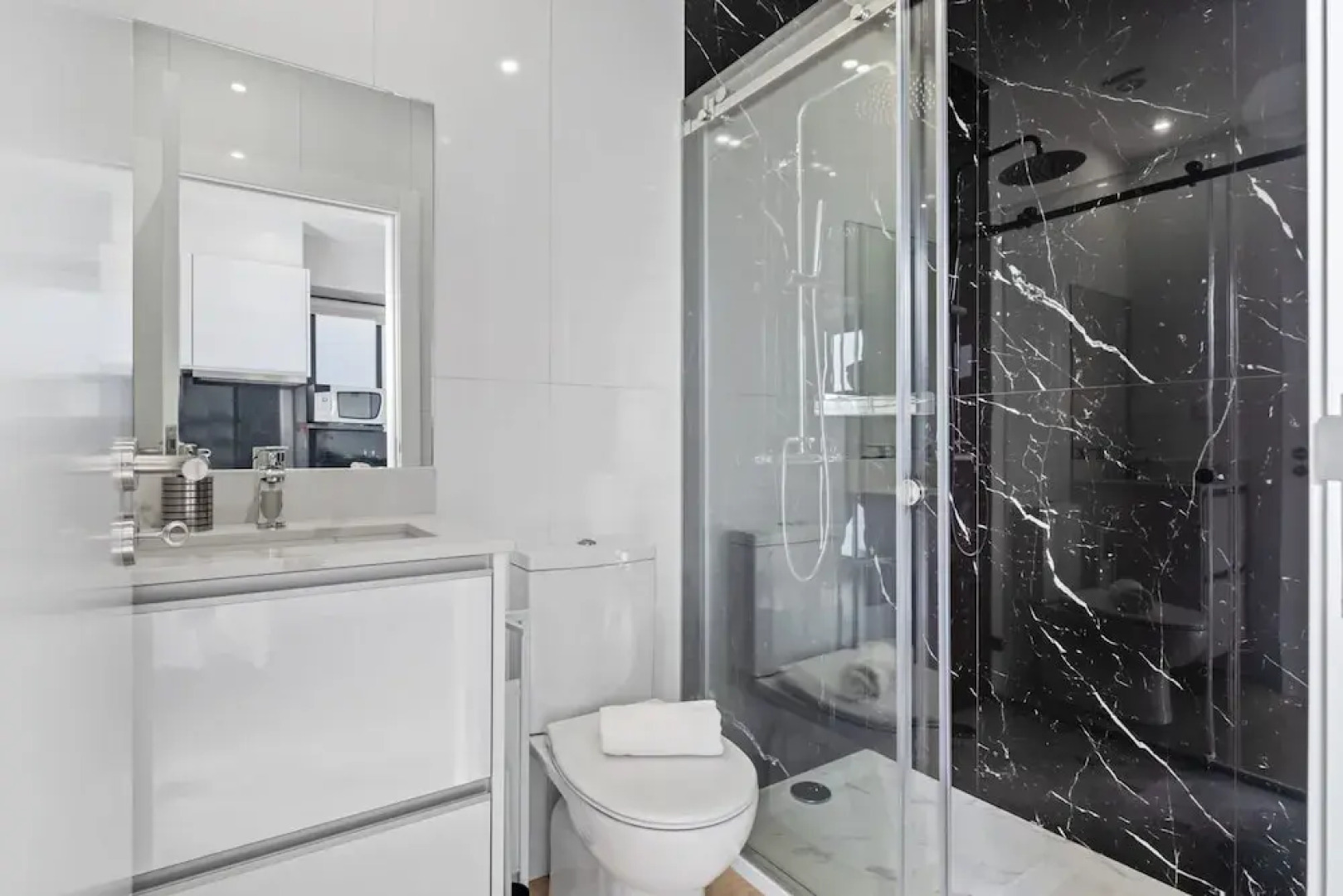 Seaside Sunset - Surf House by Madeira Sun Travel