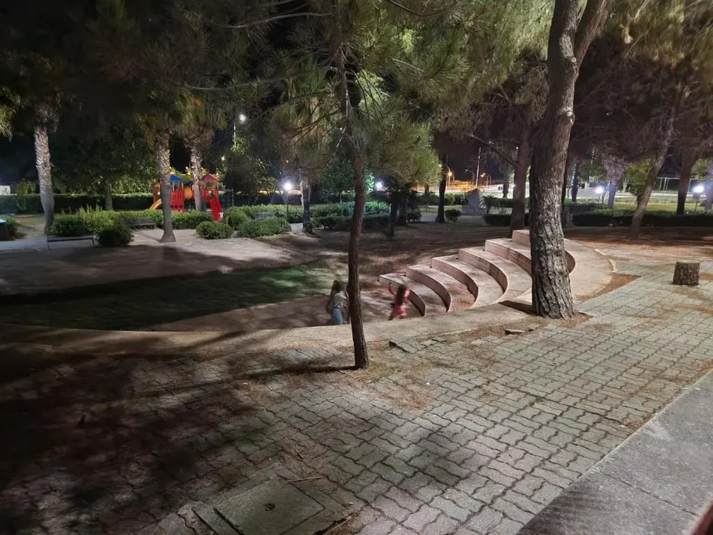 Miriam 21, a 300 metri dal mare