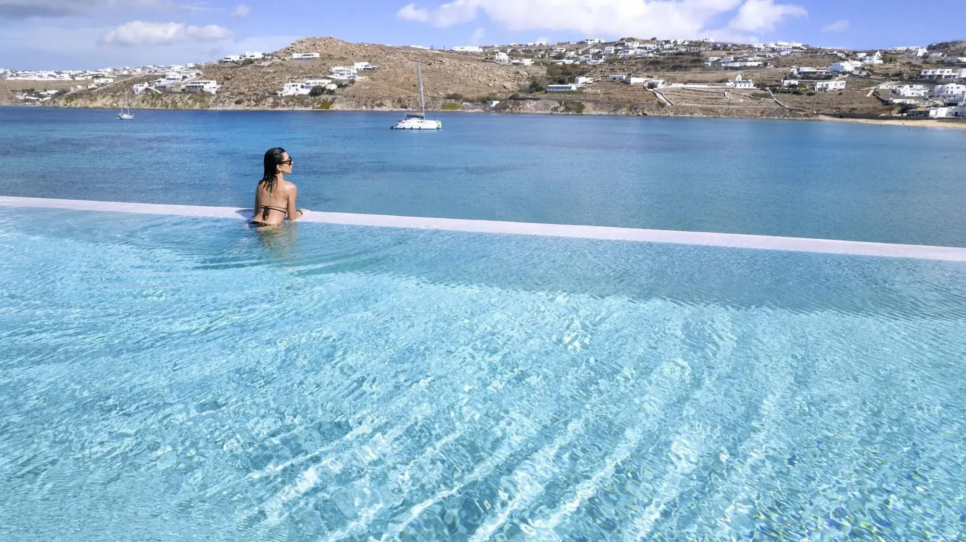 Aeonic Suites and Spa