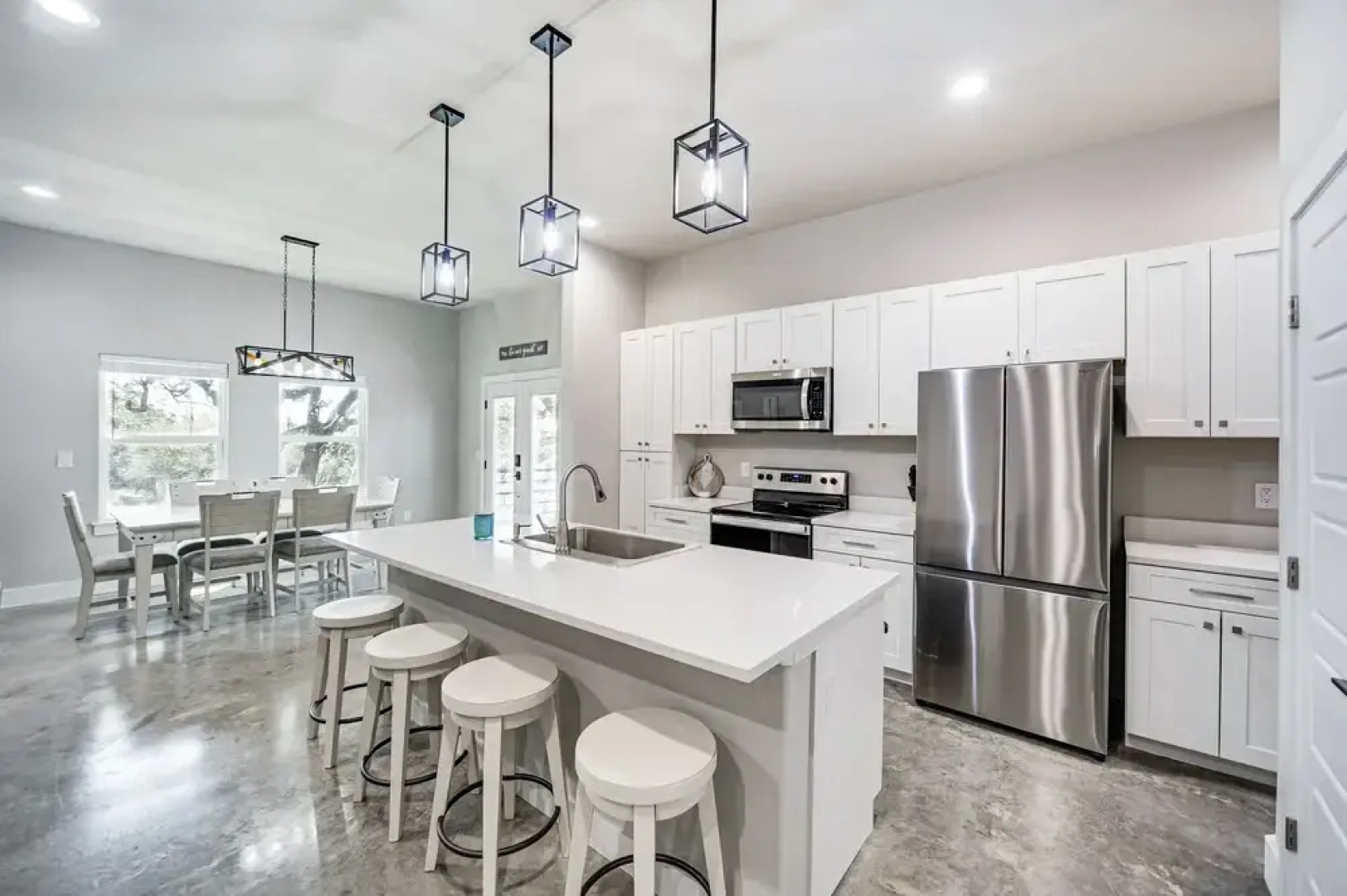 Canyon Lake Home W/ Private Deck: 5 Mi To Marina!