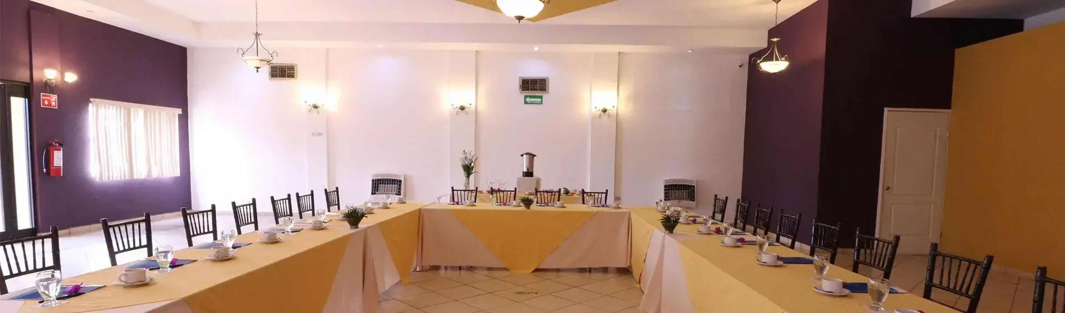 Hotel Misión Express Saltillo