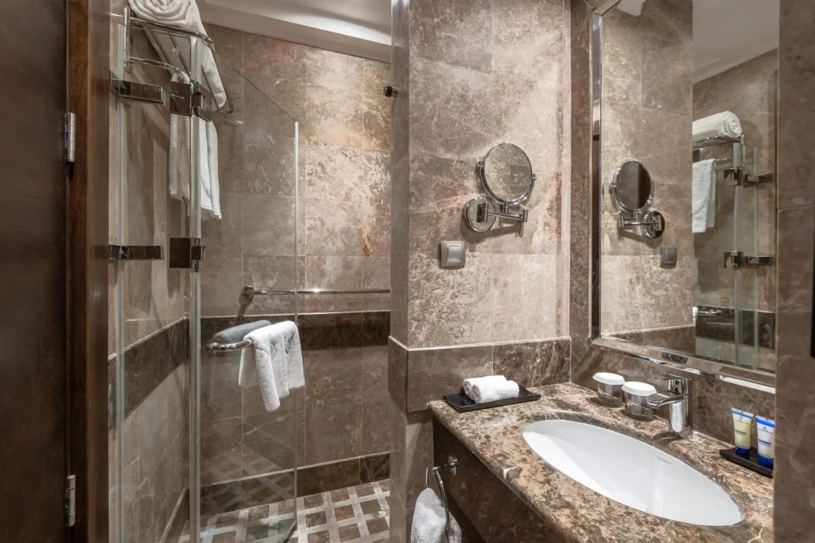 Отель Millennium Makkah Al Naseem