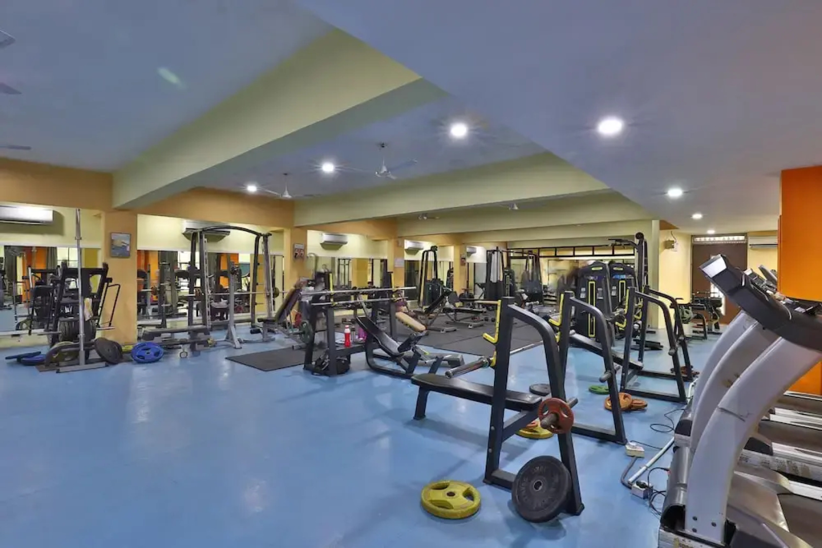 OYO 3975 Golden Star Country club