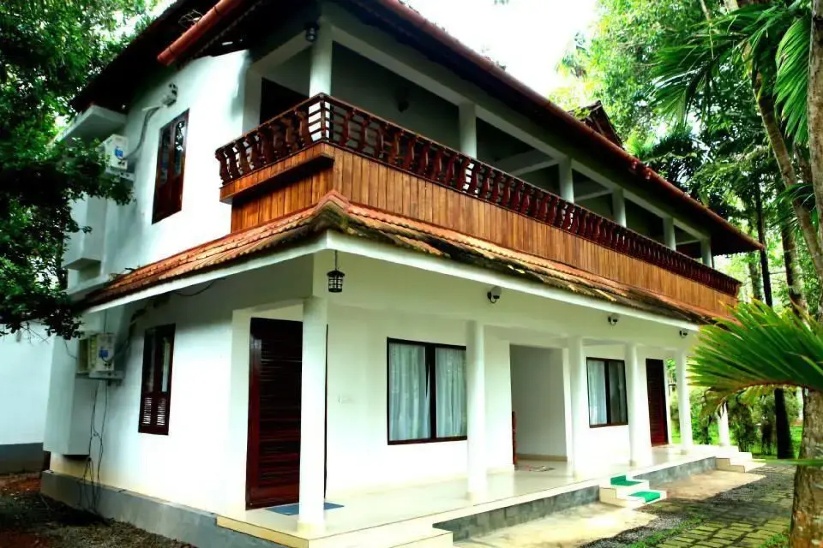 Shanthitheeram Lakeside Heritage Resort