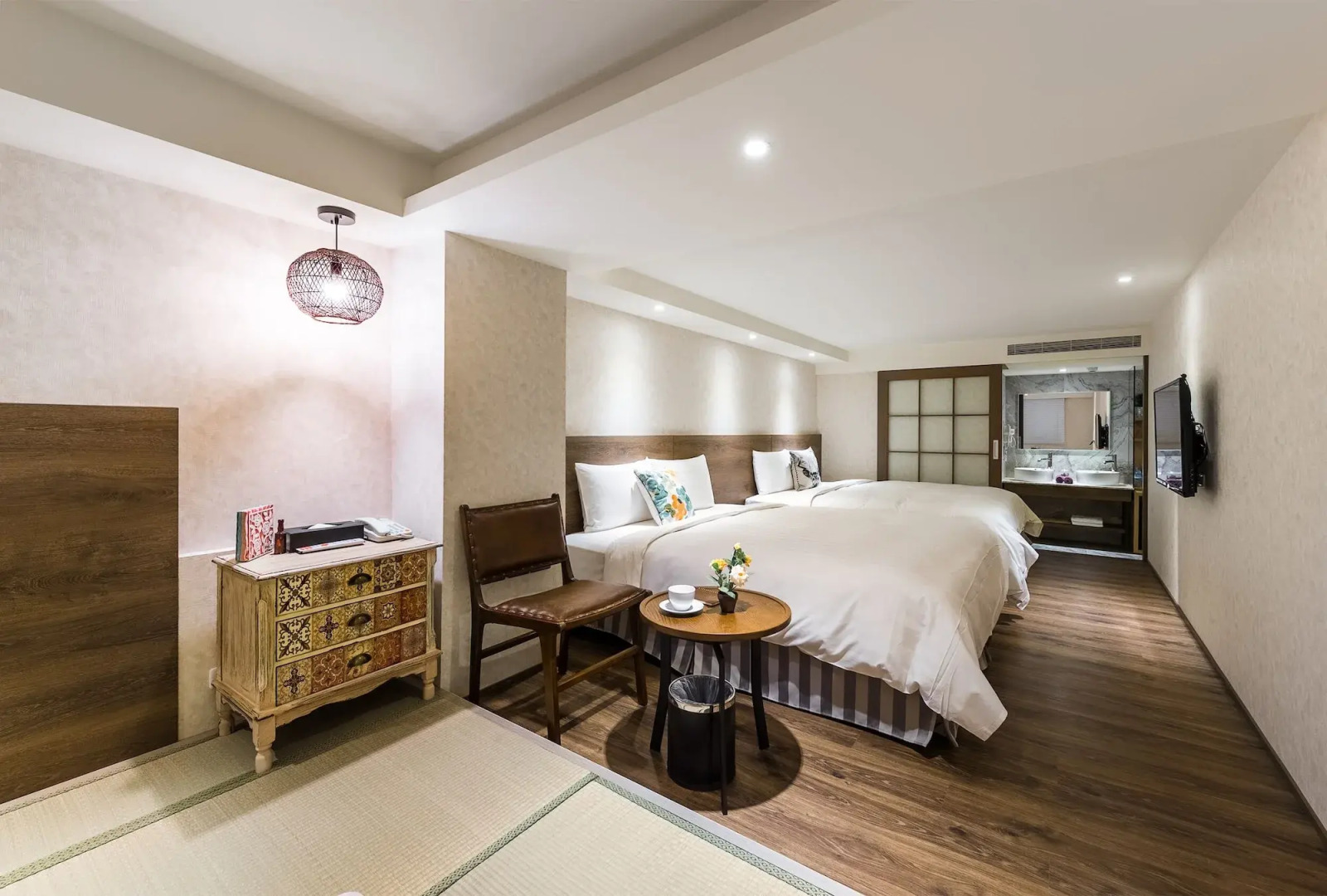 Lan Kwai Fong Garden Hotel